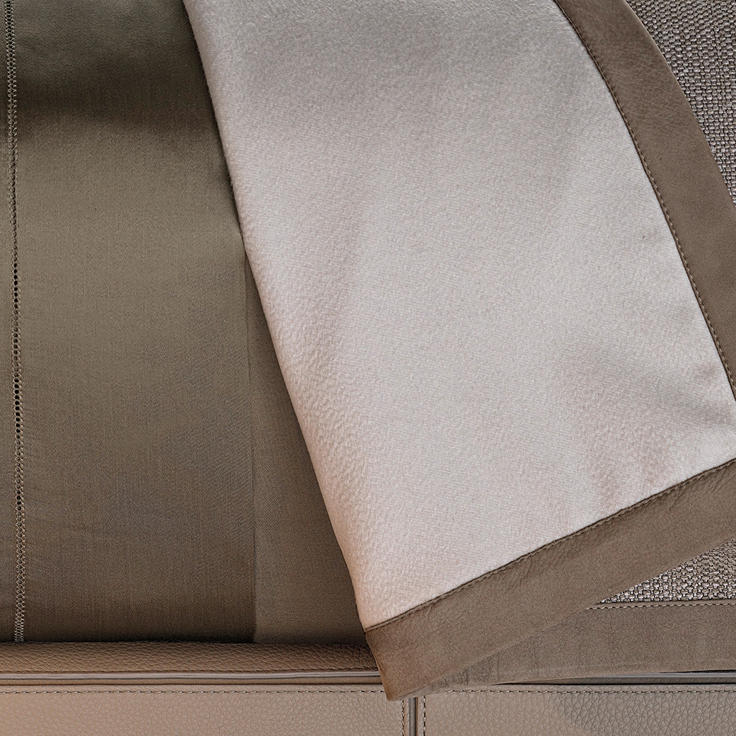 Display product Canvas from manufacturer Minotti