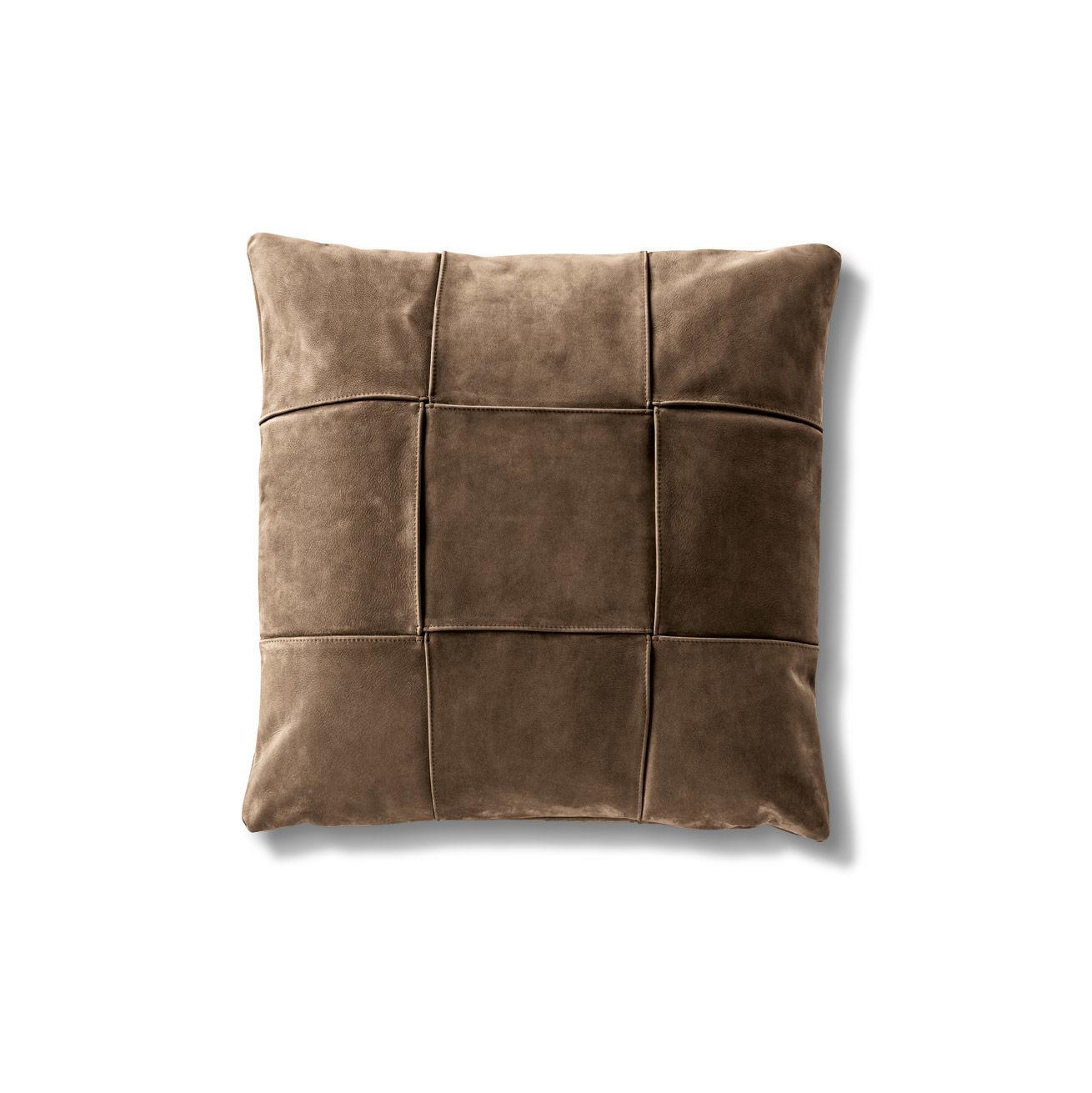 Display product Cross Cushion from manufacturer Minotti