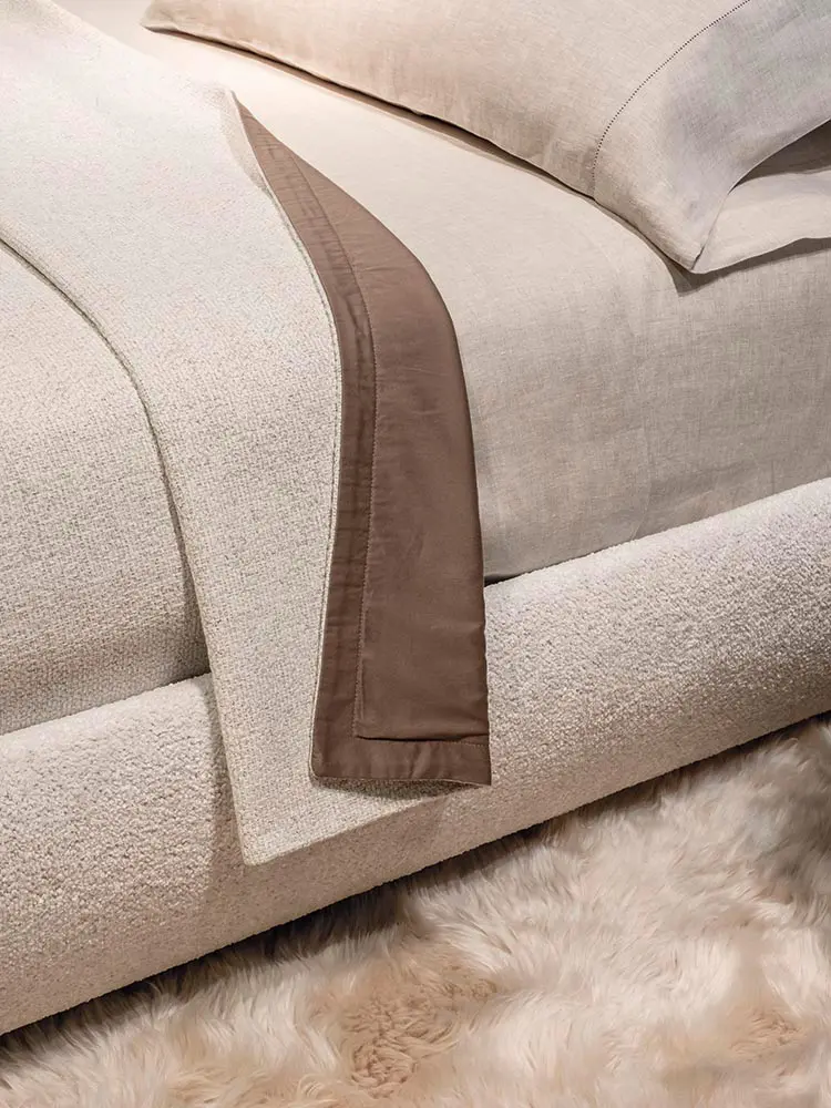 Minotti - Larry "Bedspread"