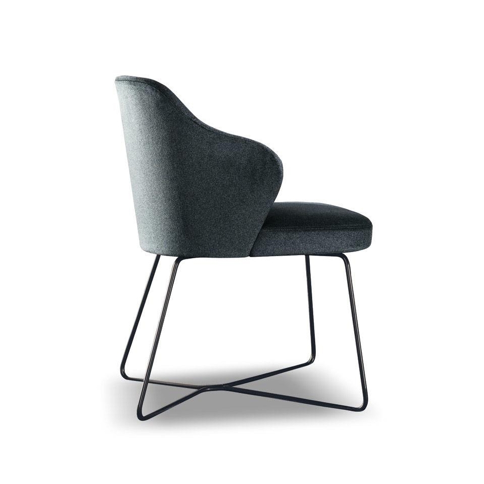 Produkt Leslie "Dining" des Herstellers Minotti anzeigen