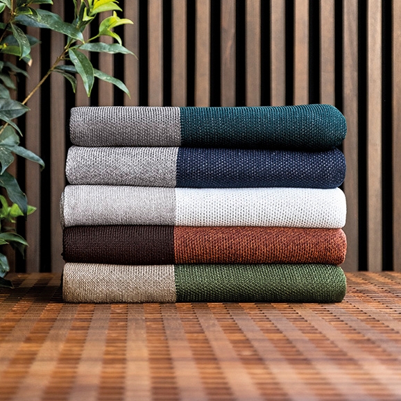 Display product Twist from manufacturer Minotti