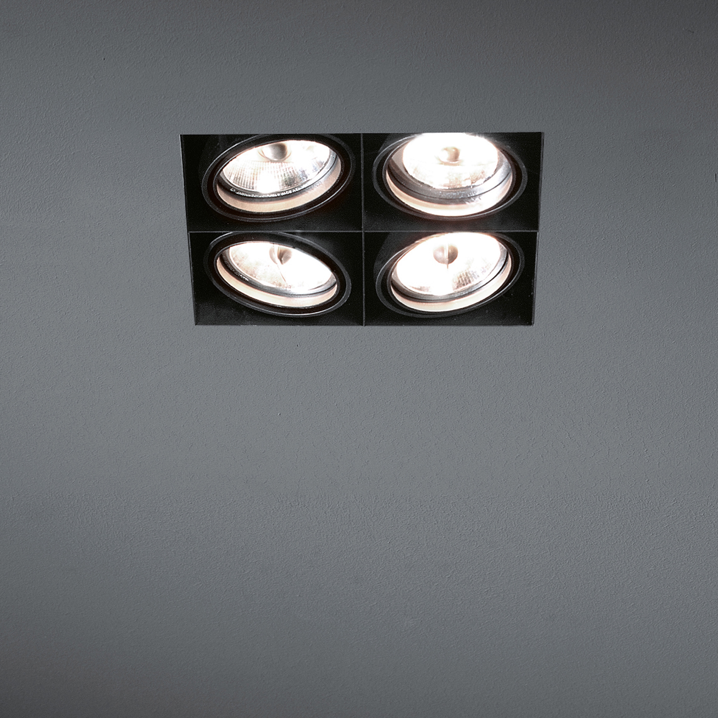 Display product Mini multiple trimless 4x AR70 GE from manufacturer Modular Lighting Instruments