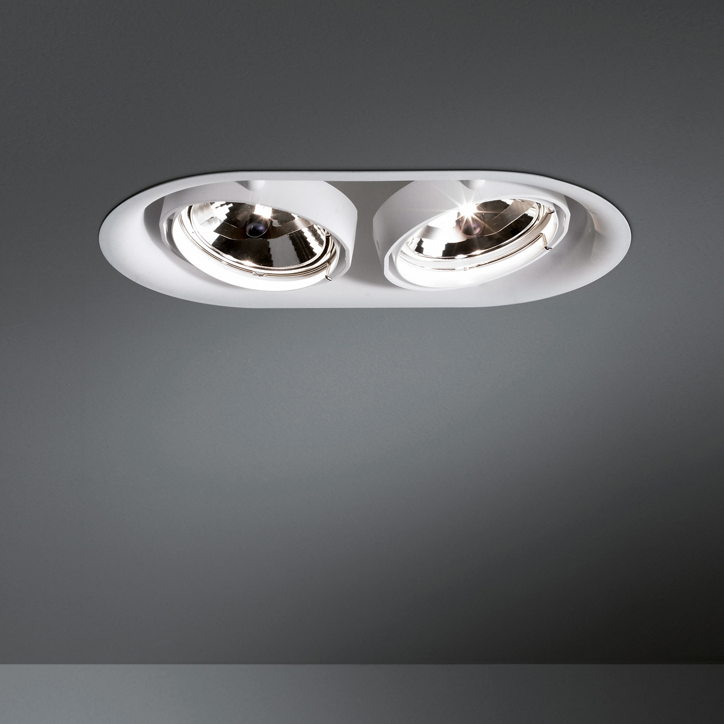 Display product Thub metal 215 2x AR111 GE from manufacturer Modular Lighting Instruments