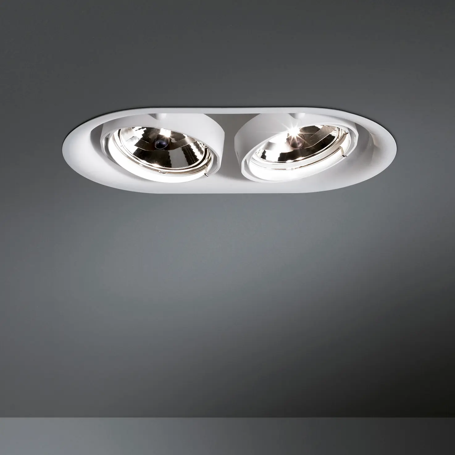 Modular Lighting Instruments - Thub metal 215 2x AR111 GE