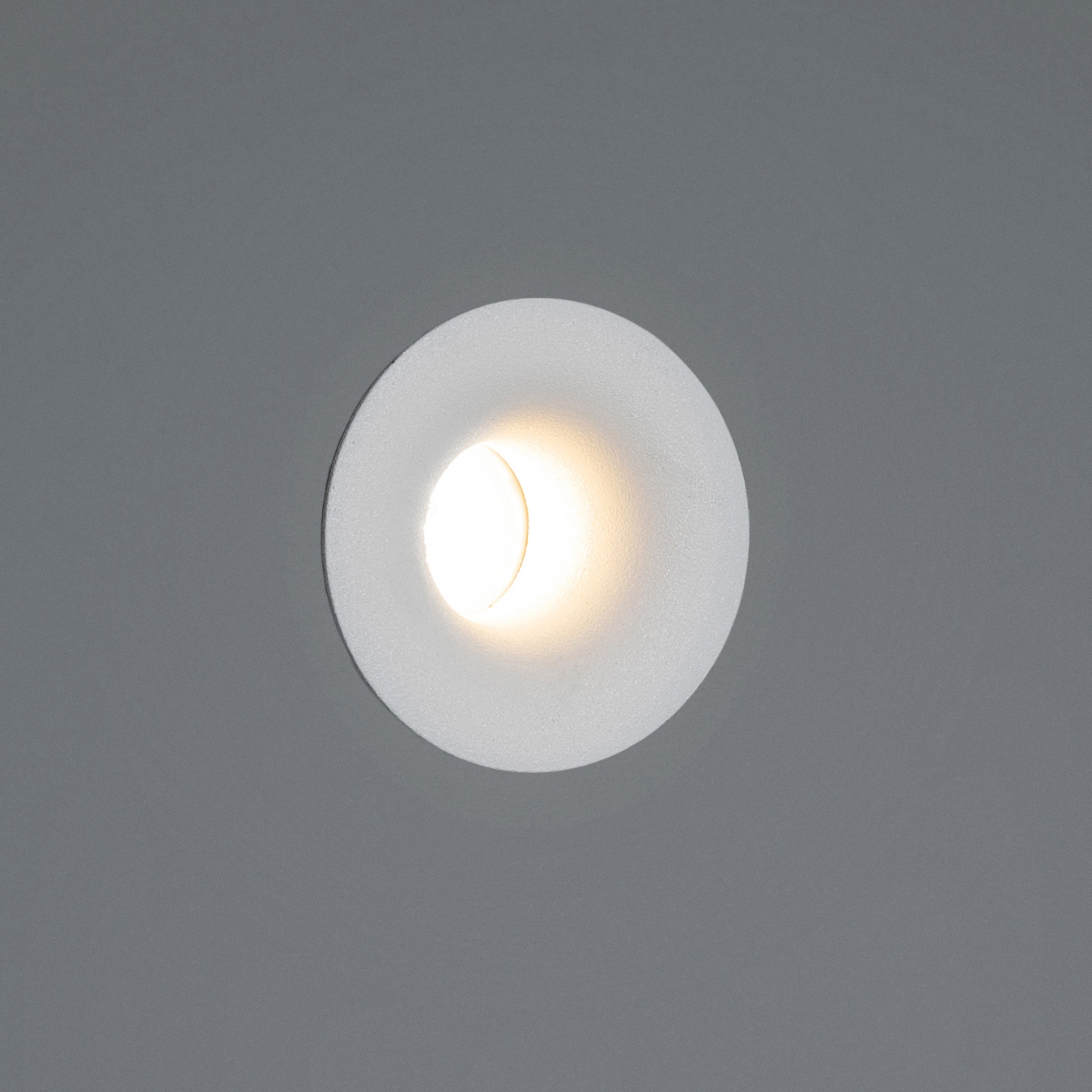 Display product Cake 48 IP55 LED GE from manufacturer Modular Lighting Instruments
