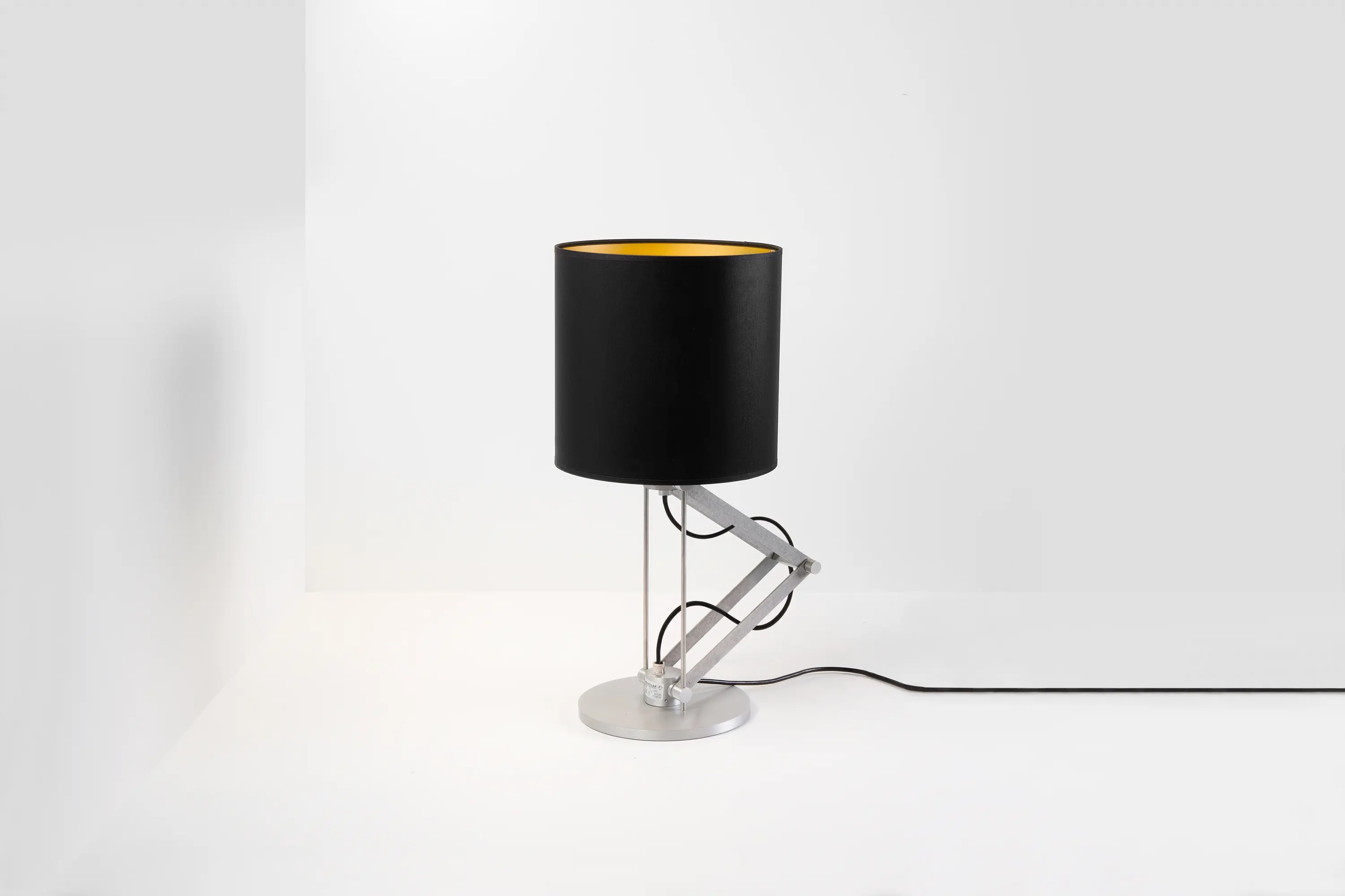 Modular Lighting Instruments - Nomad Minimal desk E27