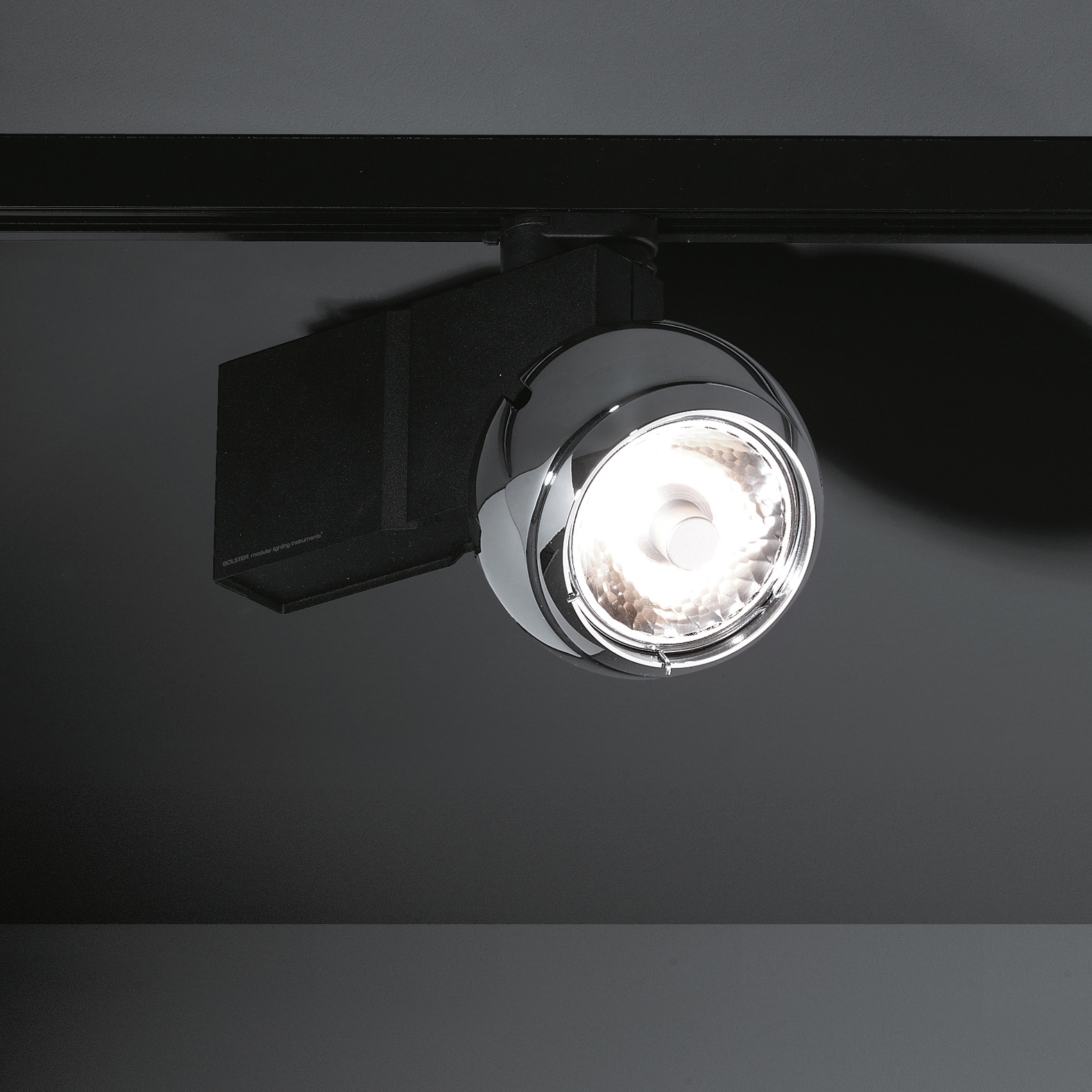 Display product Bolster track CDM-R111 GI from manufacturer Modular Lighting Instruments