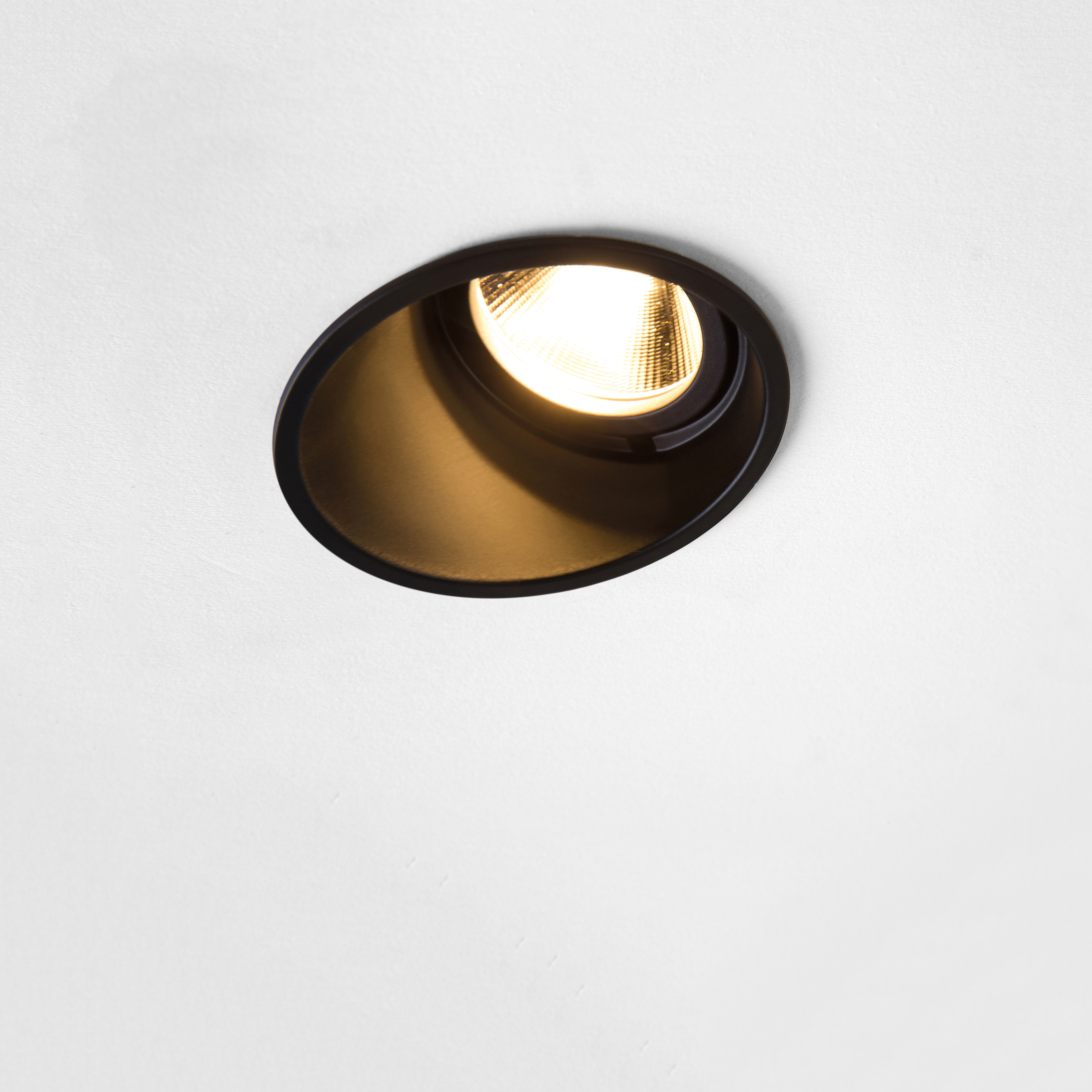 Display product Asy Lotis 82 LED RG from manufacturer Modular Lighting Instruments