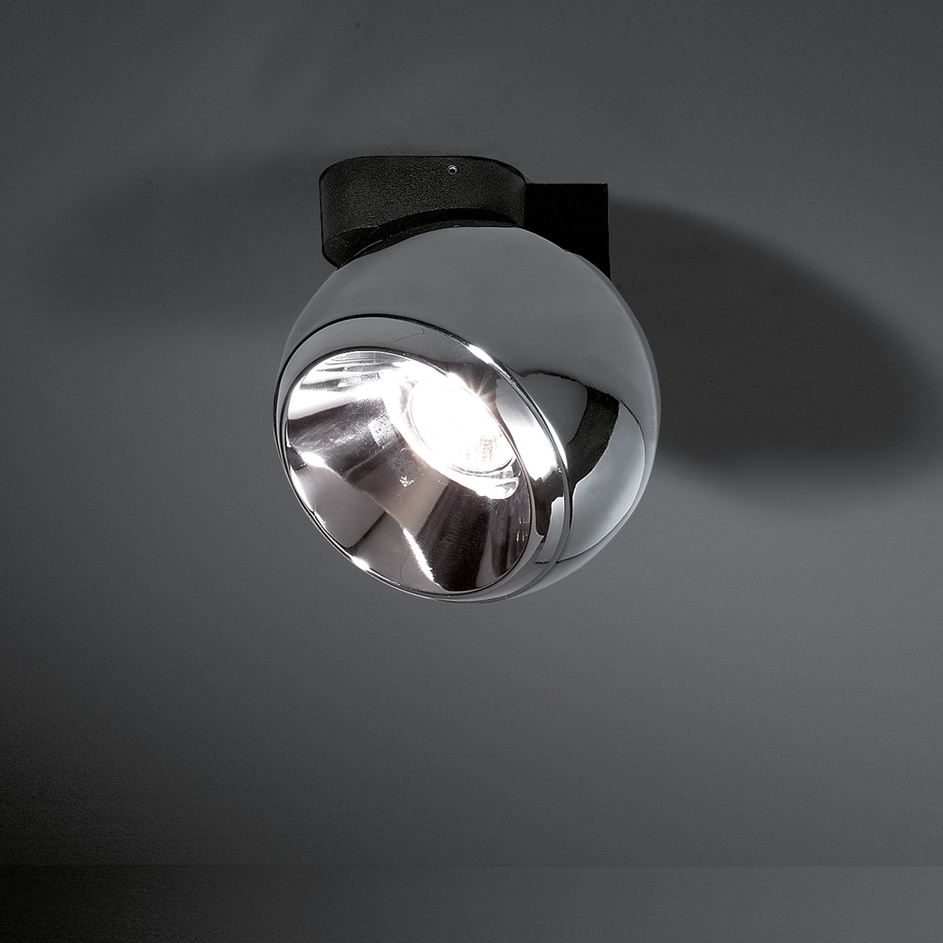 Display product Bolster foot GU10 from manufacturer Modular Lighting Instruments