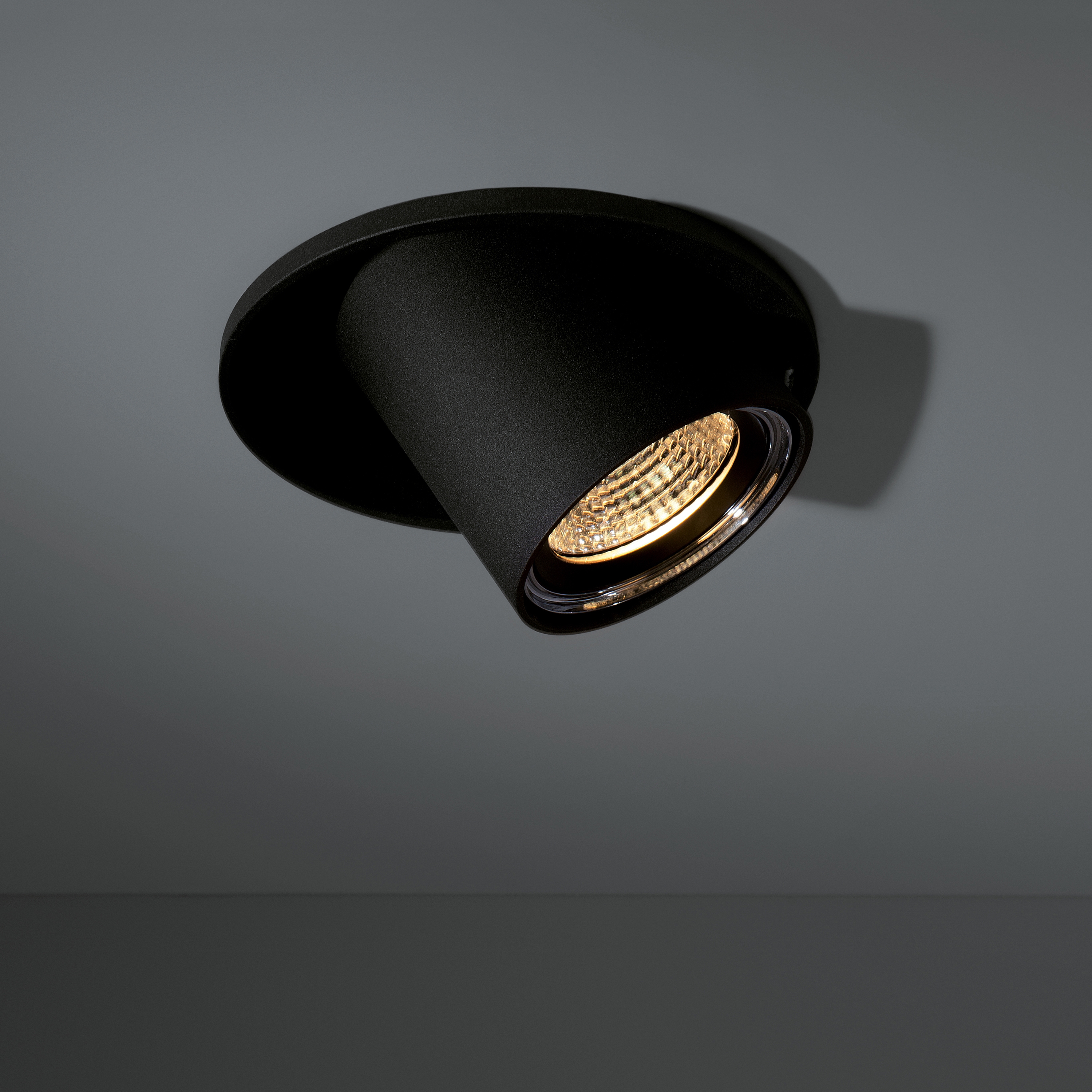 Display product Chapeau 206 LED GE from manufacturer Modular Lighting Instruments