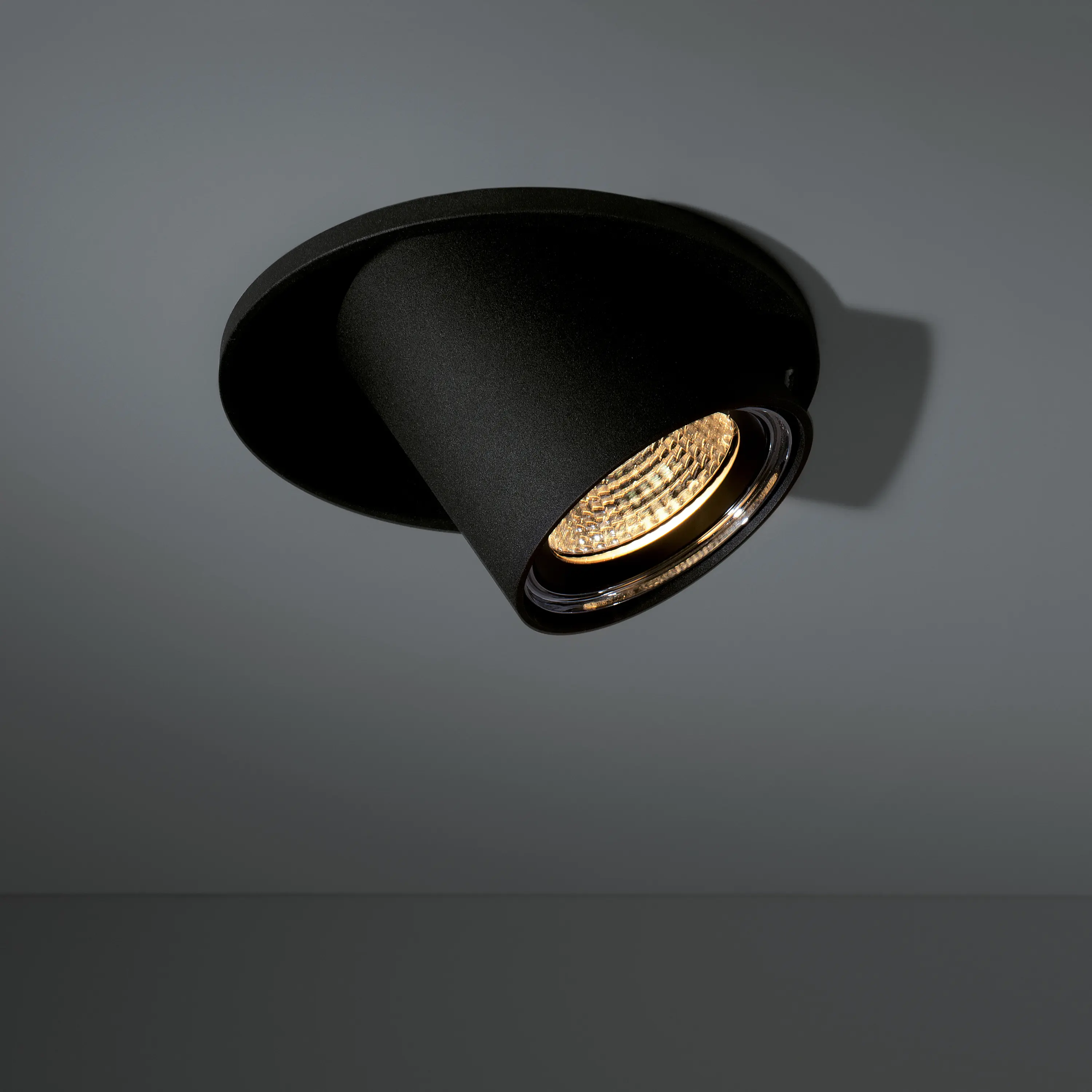 Modular Lighting Instruments - Chapeau 206 LED GE