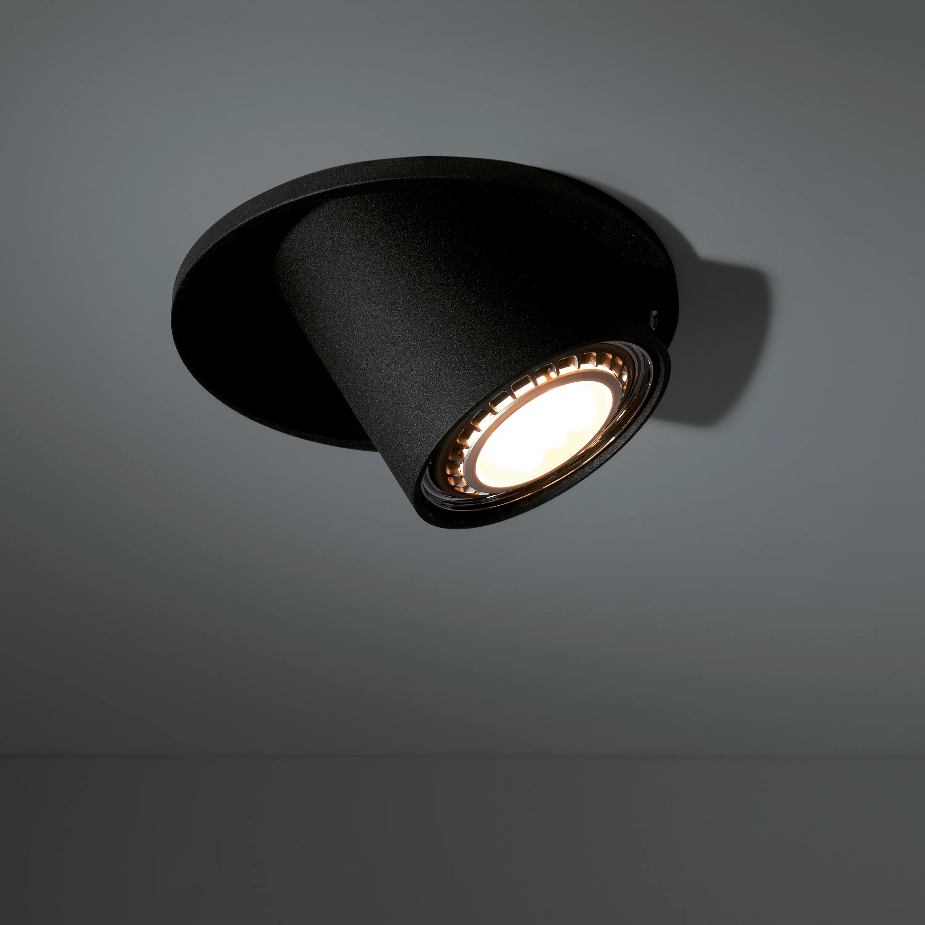 Modular Lighting Instruments - Chapeau 206 for LED PAR30S