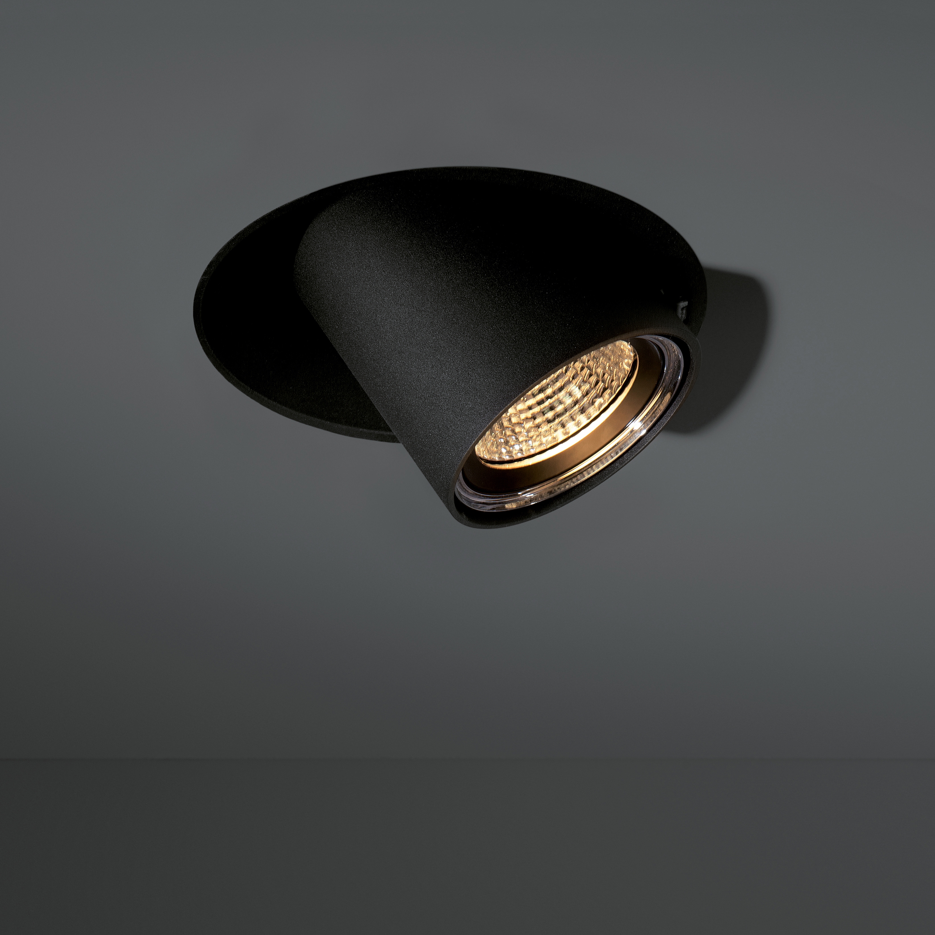 Display product Chapeau trimless 222 LED GE from manufacturer Modular Lighting Instruments
