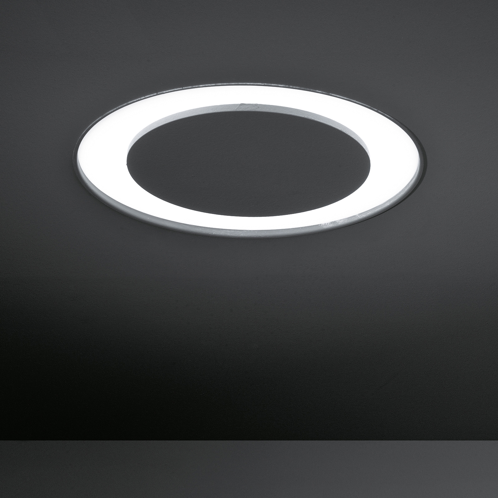 Display product Downut 350 TL5C Pushdim GI from manufacturer Modular Lighting Instruments