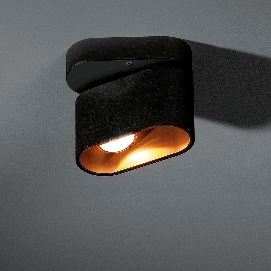 Display product Duell surface 1x MR16 GI from manufacturer Modular Lighting Instruments