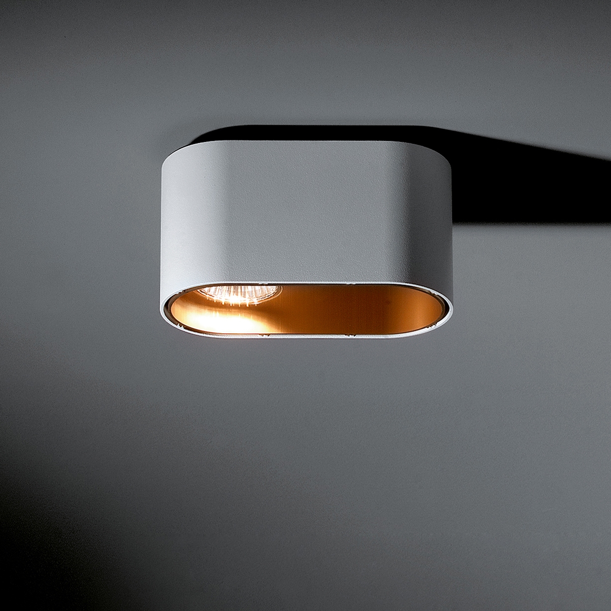 Display product Duell surface 1x GU10 from manufacturer Modular Lighting Instruments