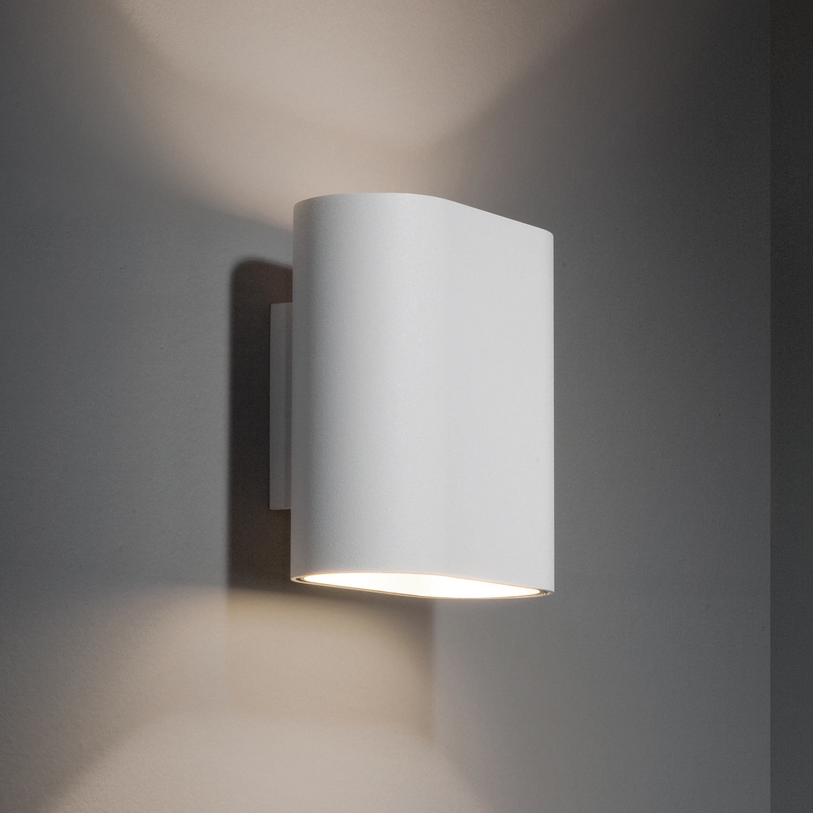 Display product Duell wall IP44 LED GI from manufacturer Modular Lighting Instruments