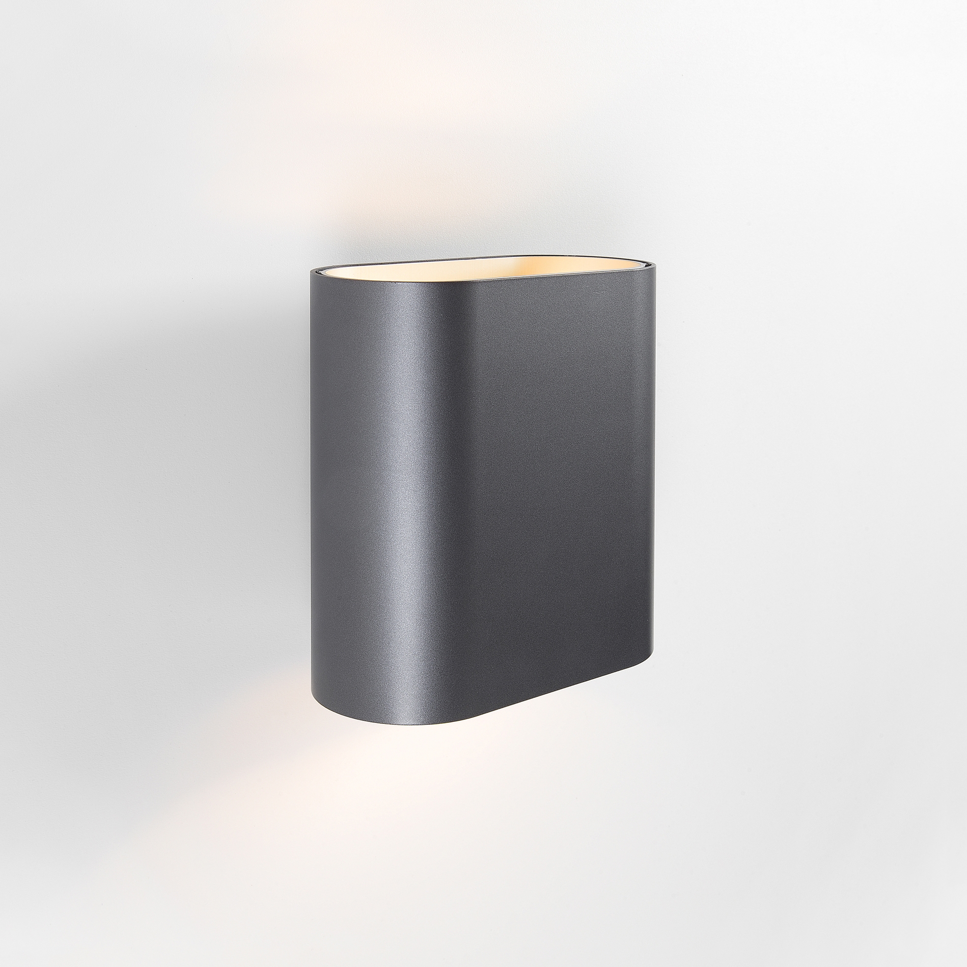 Display product Duell wall LED 500lm from manufacturer Modular Lighting Instruments