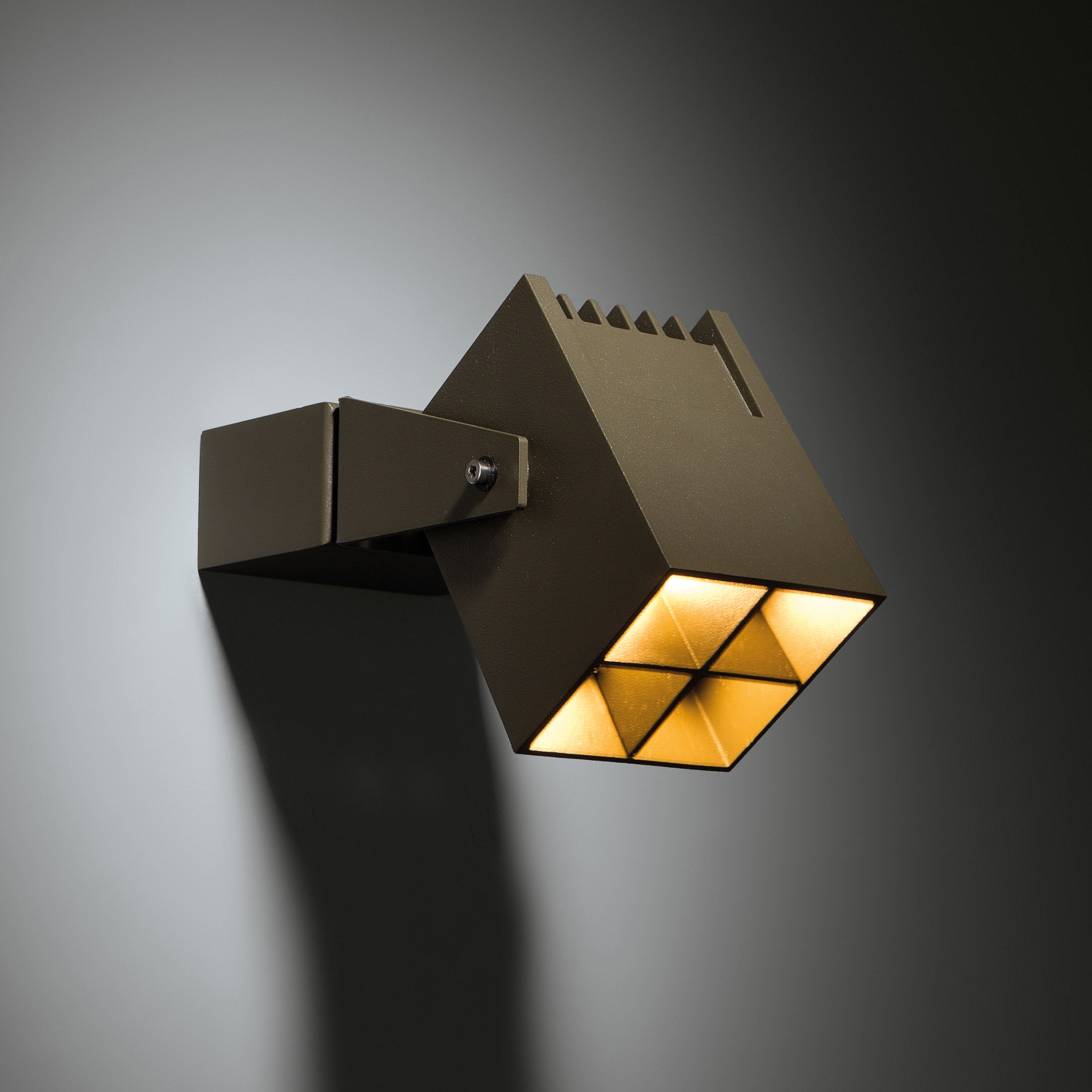 Mostra il prodotto Julien square IP54 LED GE del produttore Modular Lighting Instruments