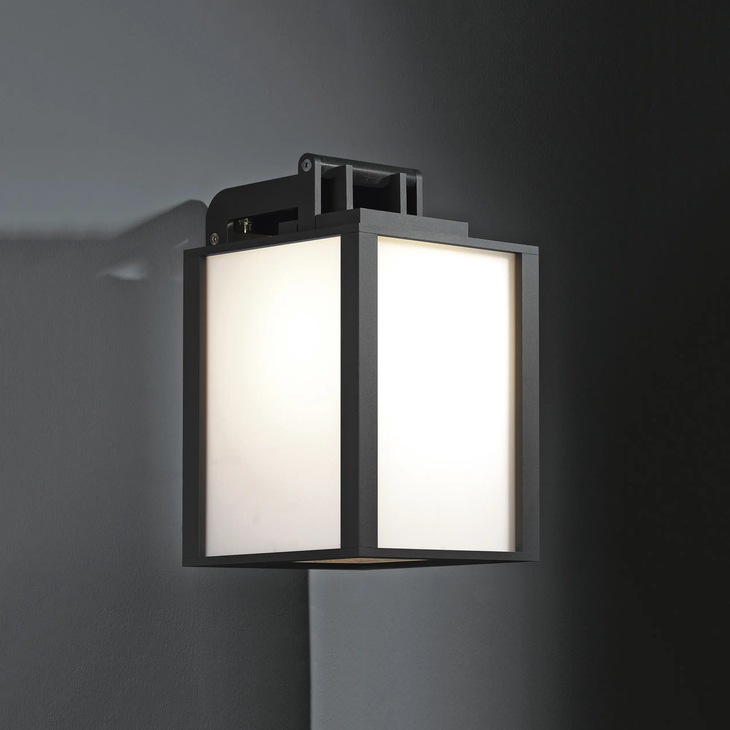 Modular Lighting Instruments - Kabaz wall IP44 E27