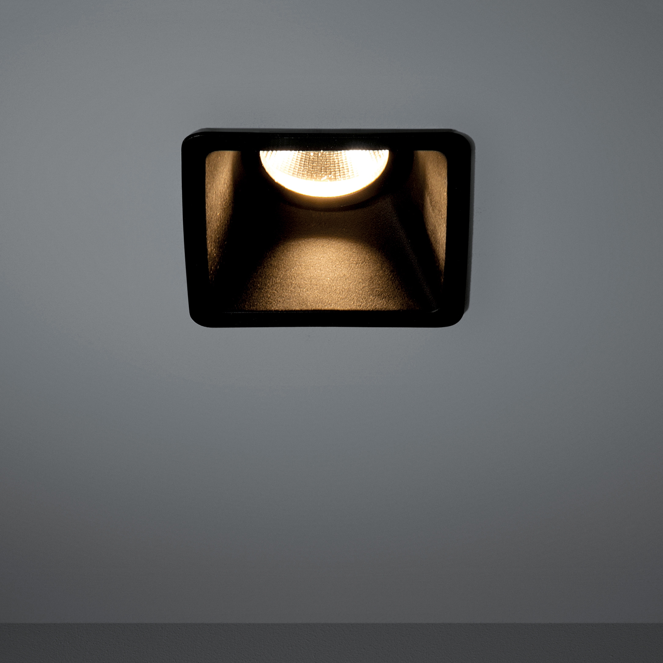 Display product Lotis square LED RG from manufacturer Modular Lighting Instruments