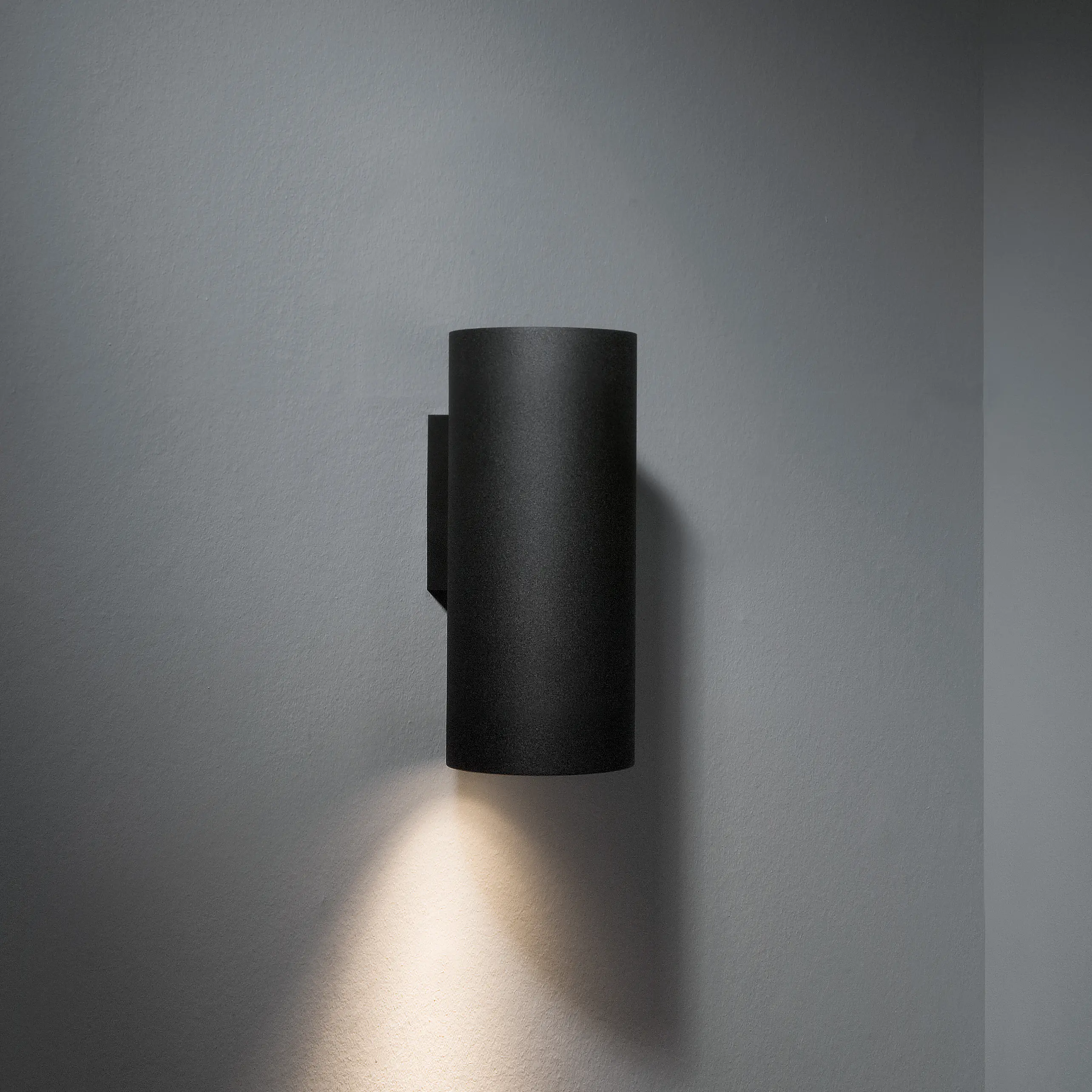 Modular Lighting Instruments - Lotis tubed wall 1x GU10