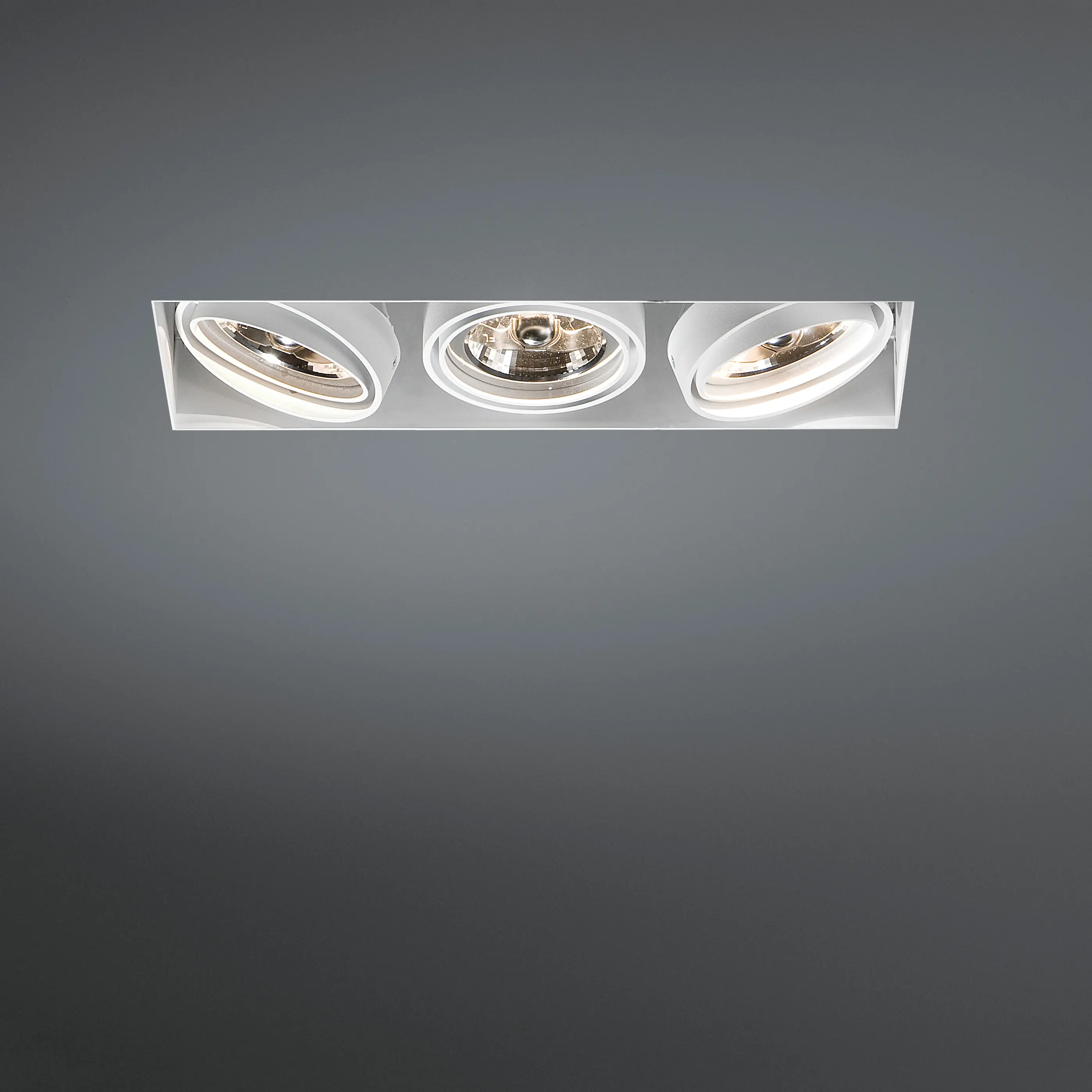 Modular Lighting Instruments - Mini multiple trimless 3x AR70 GE