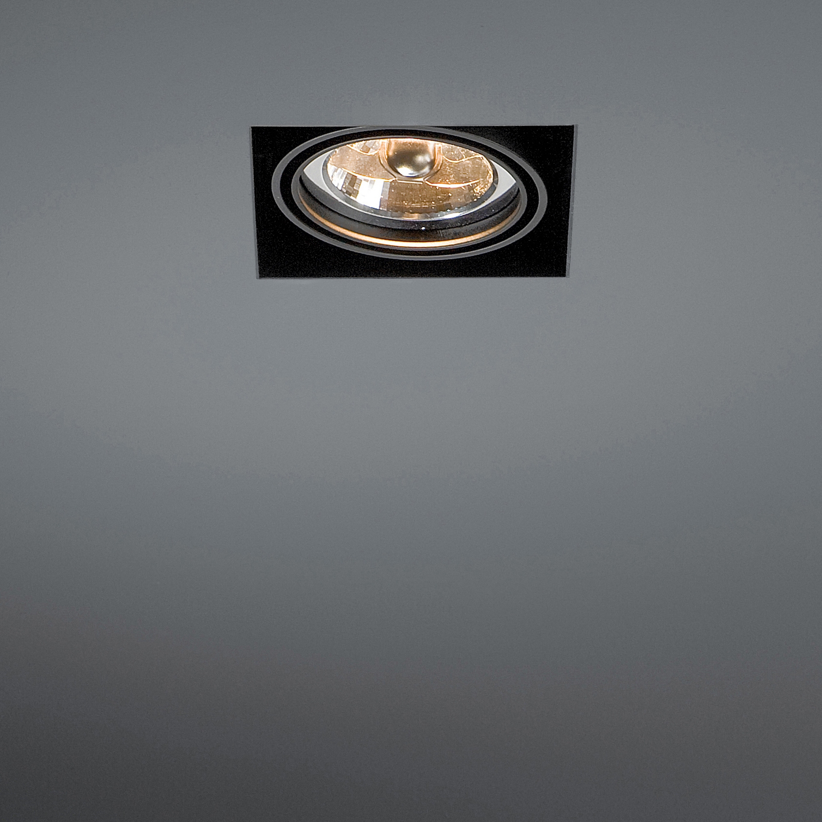 Mostra il prodotto Mini multiple trimless 1x AR70 GE del produttore Modular Lighting Instruments