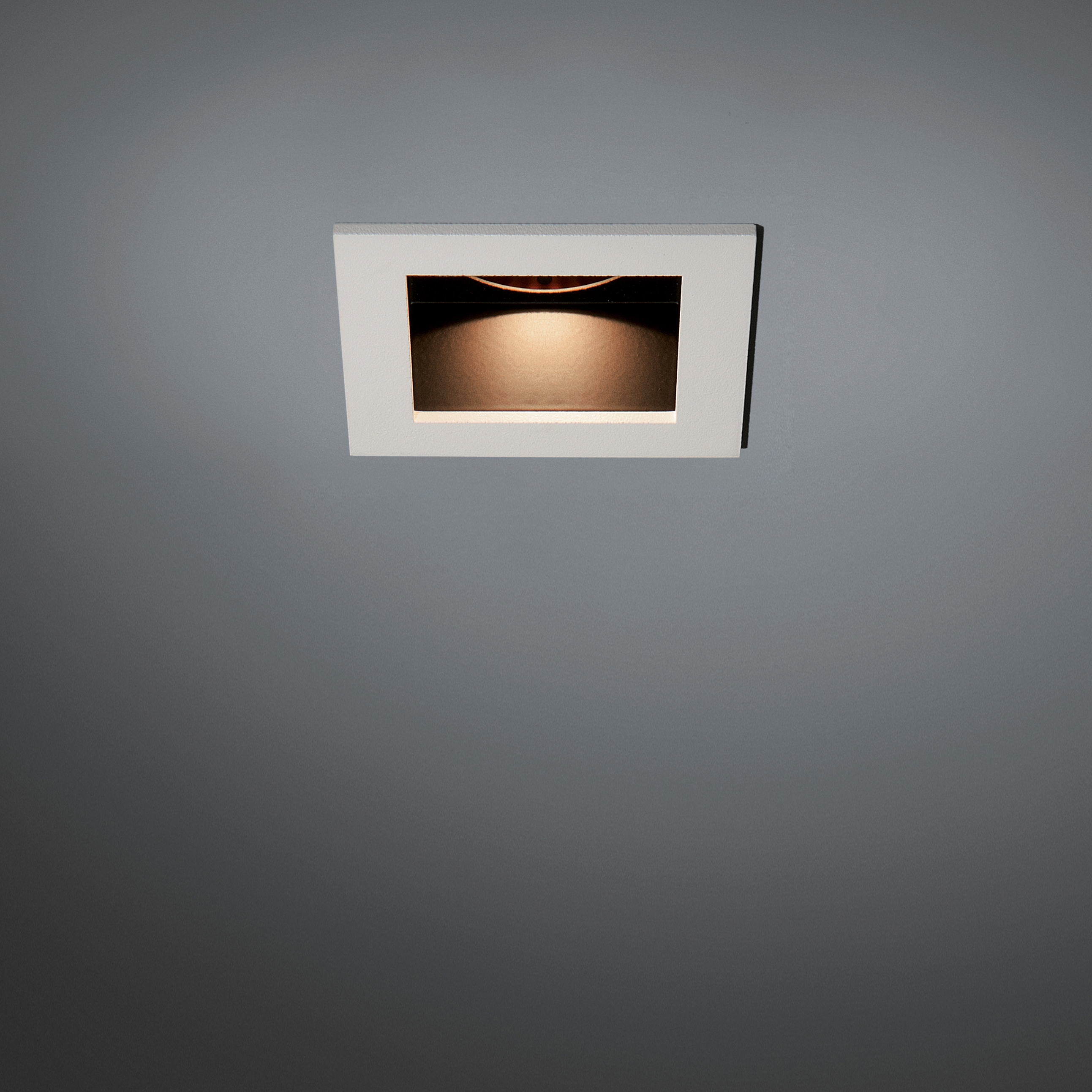 Mostra il prodotto Slide square LED 1-10V/Pushdim RG del produttore Modular Lighting Instruments