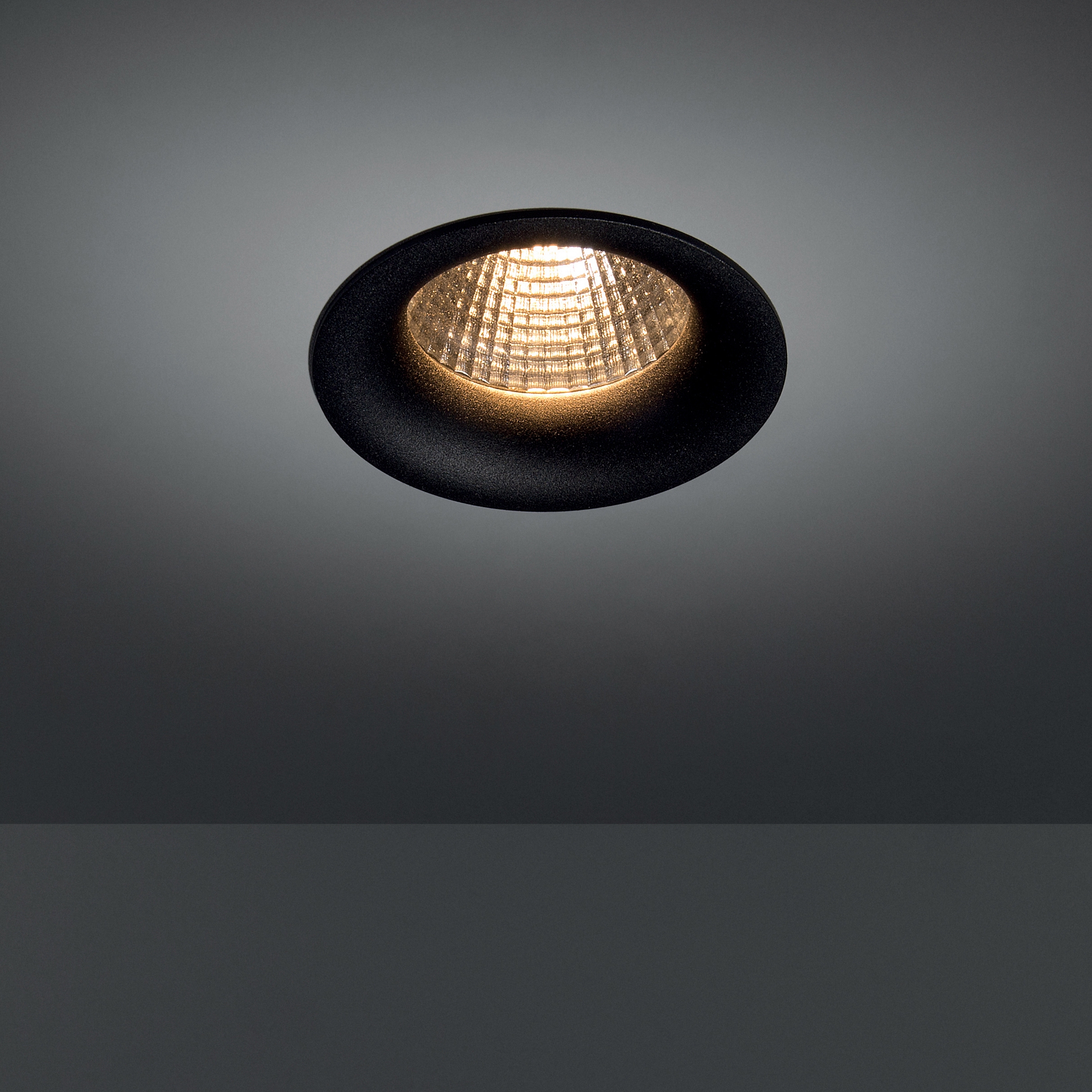 Display product Smart cake 115 IP54 LED GE from manufacturer Modular Lighting Instruments