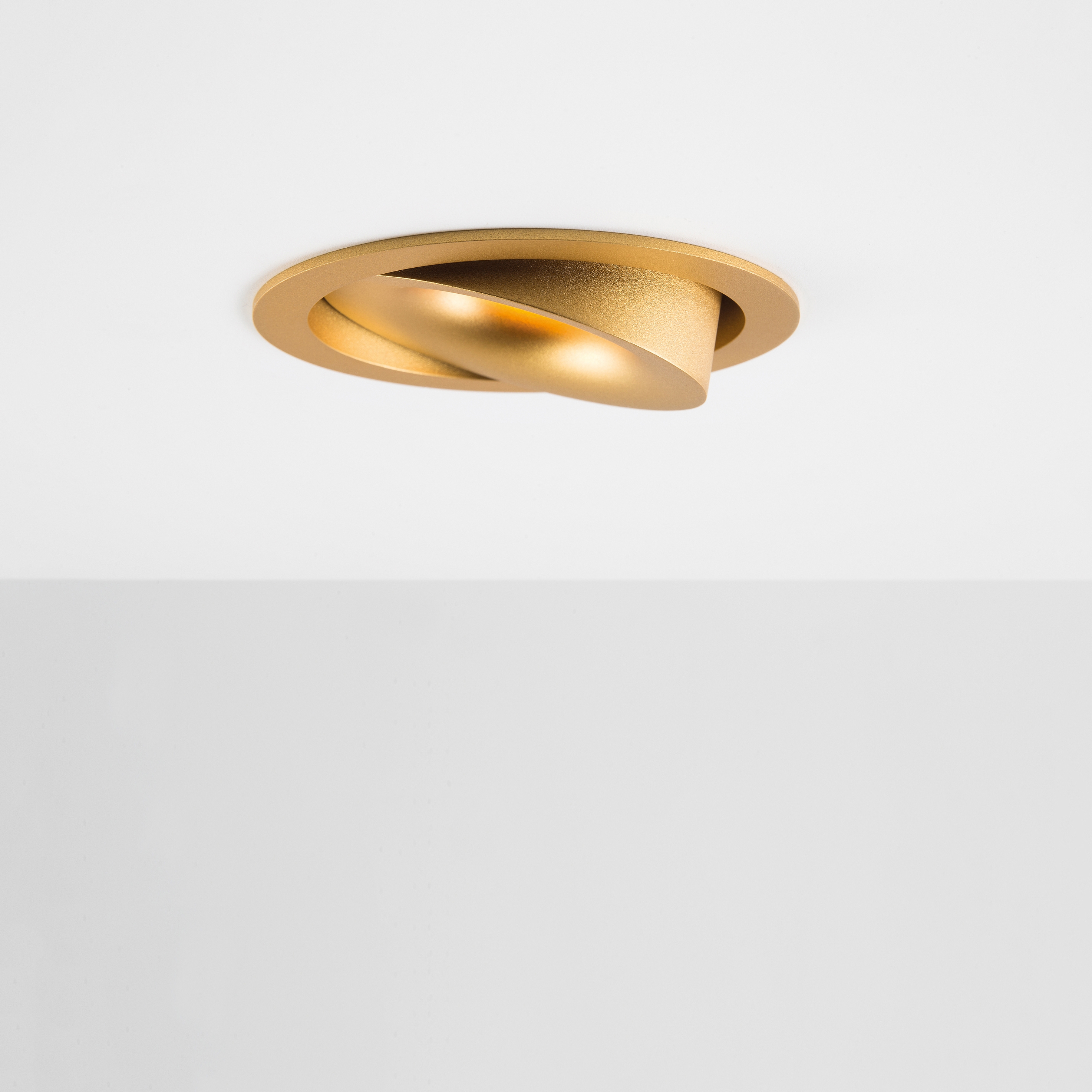 Mostra il prodotto Smart cake 115 adjustable GU10 del produttore Modular Lighting Instruments