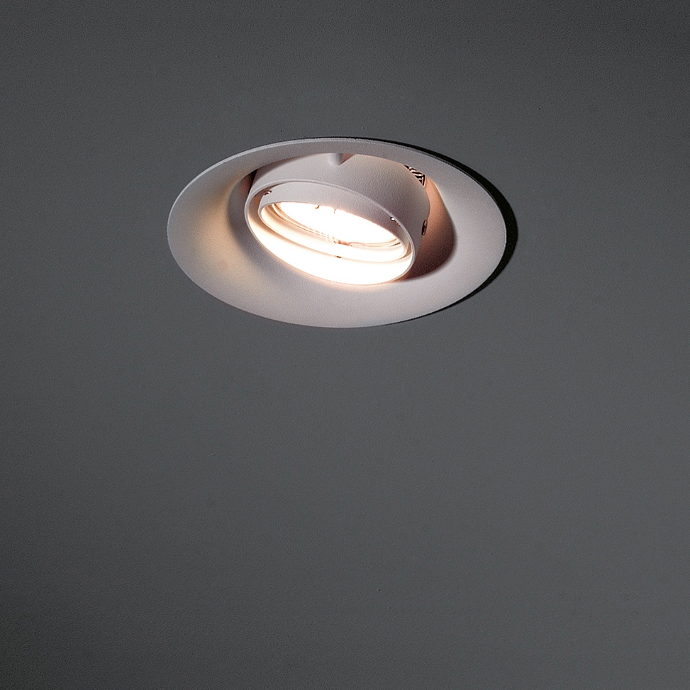 Mostra il prodotto Thub metal 120 concrete HIPAR GE del produttore Modular Lighting Instruments