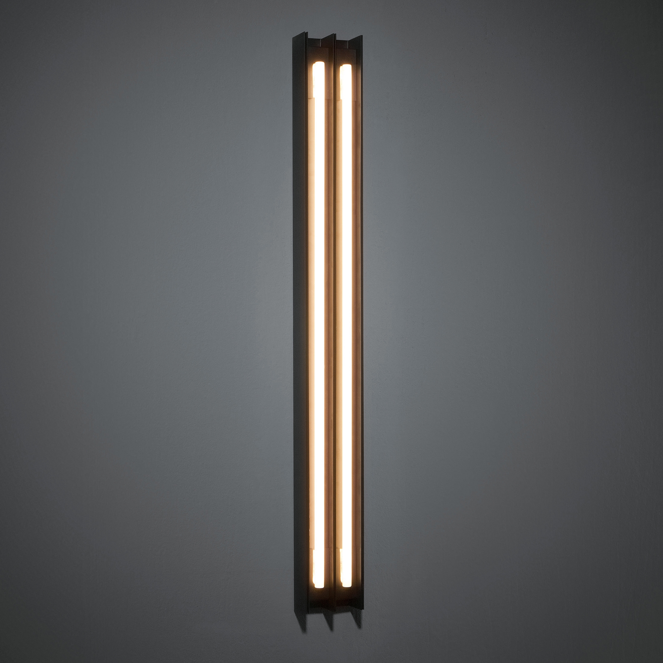 Display product United uncovered IP55 2x 21/39W GI from manufacturer Modular Lighting Instruments