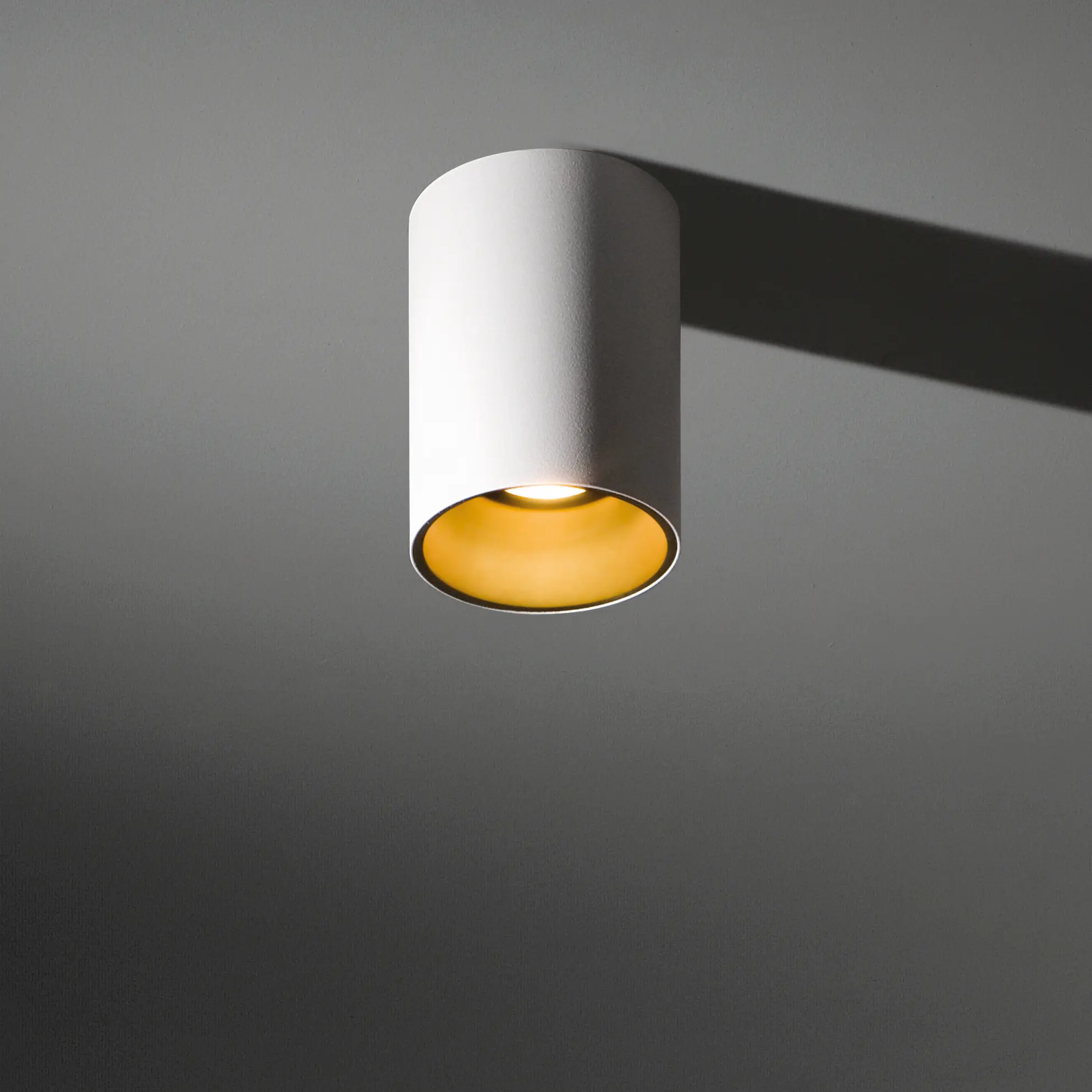 Modular Lighting Instruments - Lotis tubed surface IP44 LED retrofit
