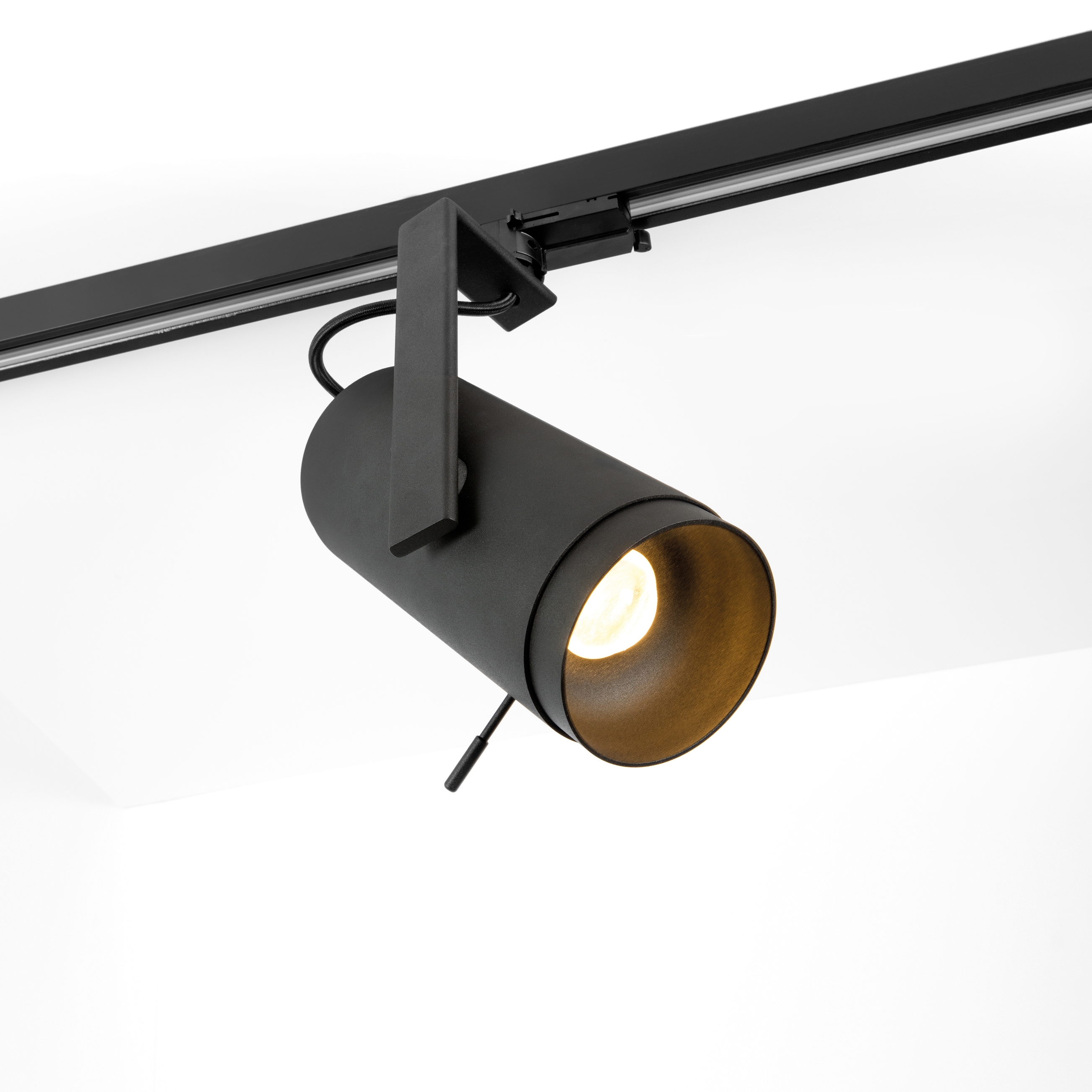 Display product Spektra track LED tre dim GI from manufacturer Modular Lighting Instruments