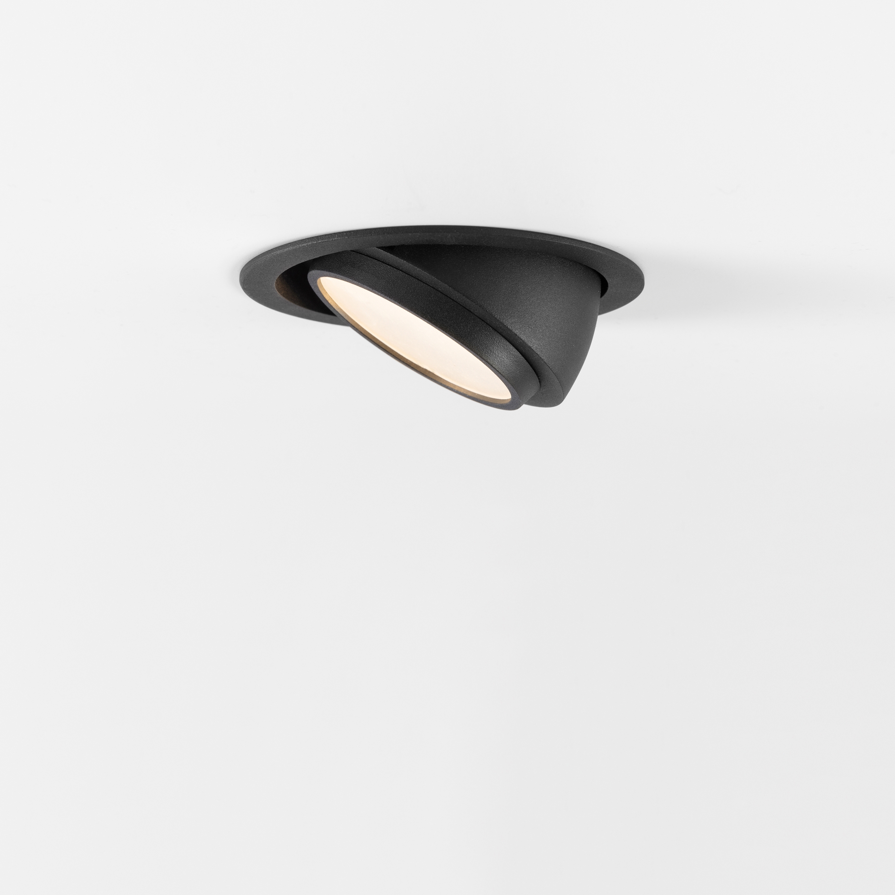 Display product K120 adjustable LED GE from manufacturer Modular Lighting Instruments