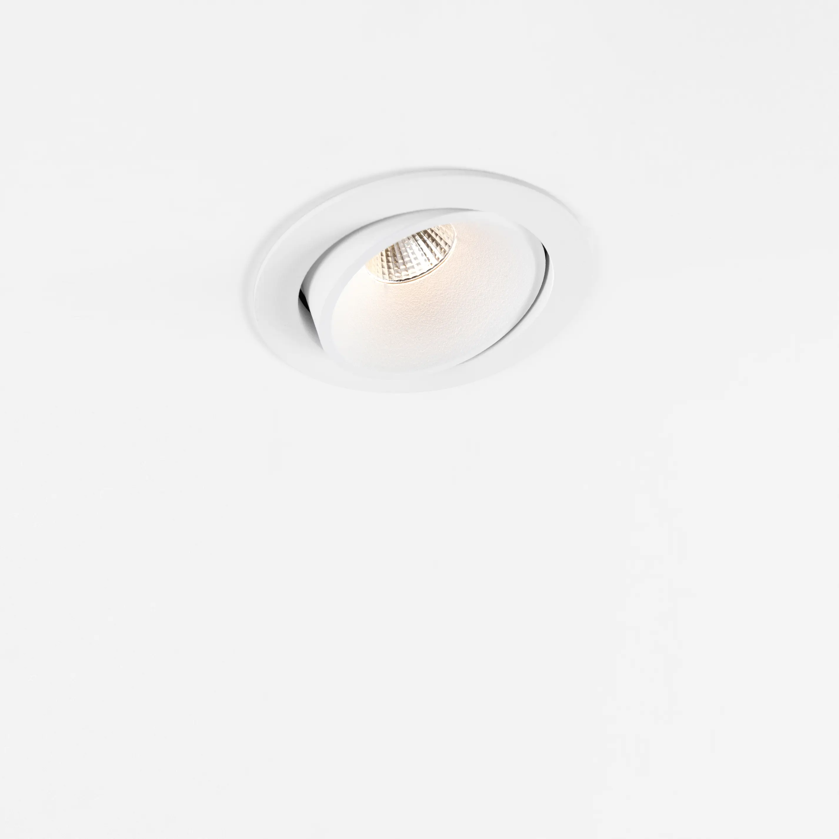 Modular Lighting Instruments - Smart lotis 82 adjustable LED GE