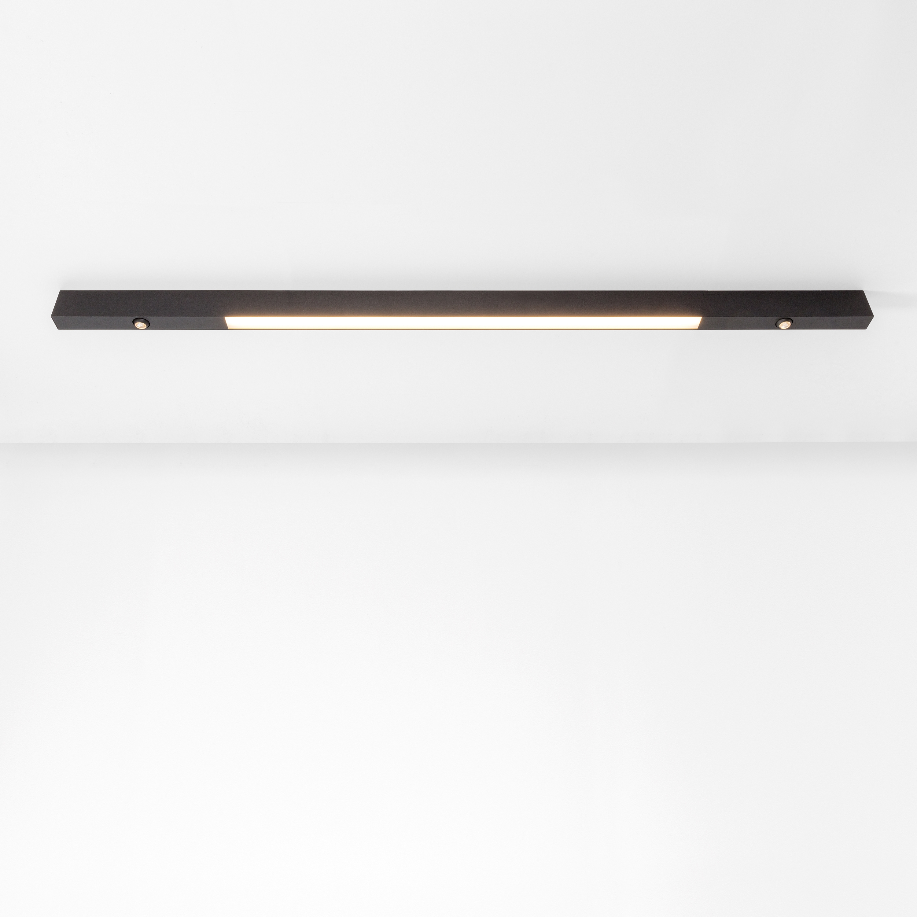 Display product Esseldi eyeball surface LED down GI from manufacturer Modular Lighting Instruments