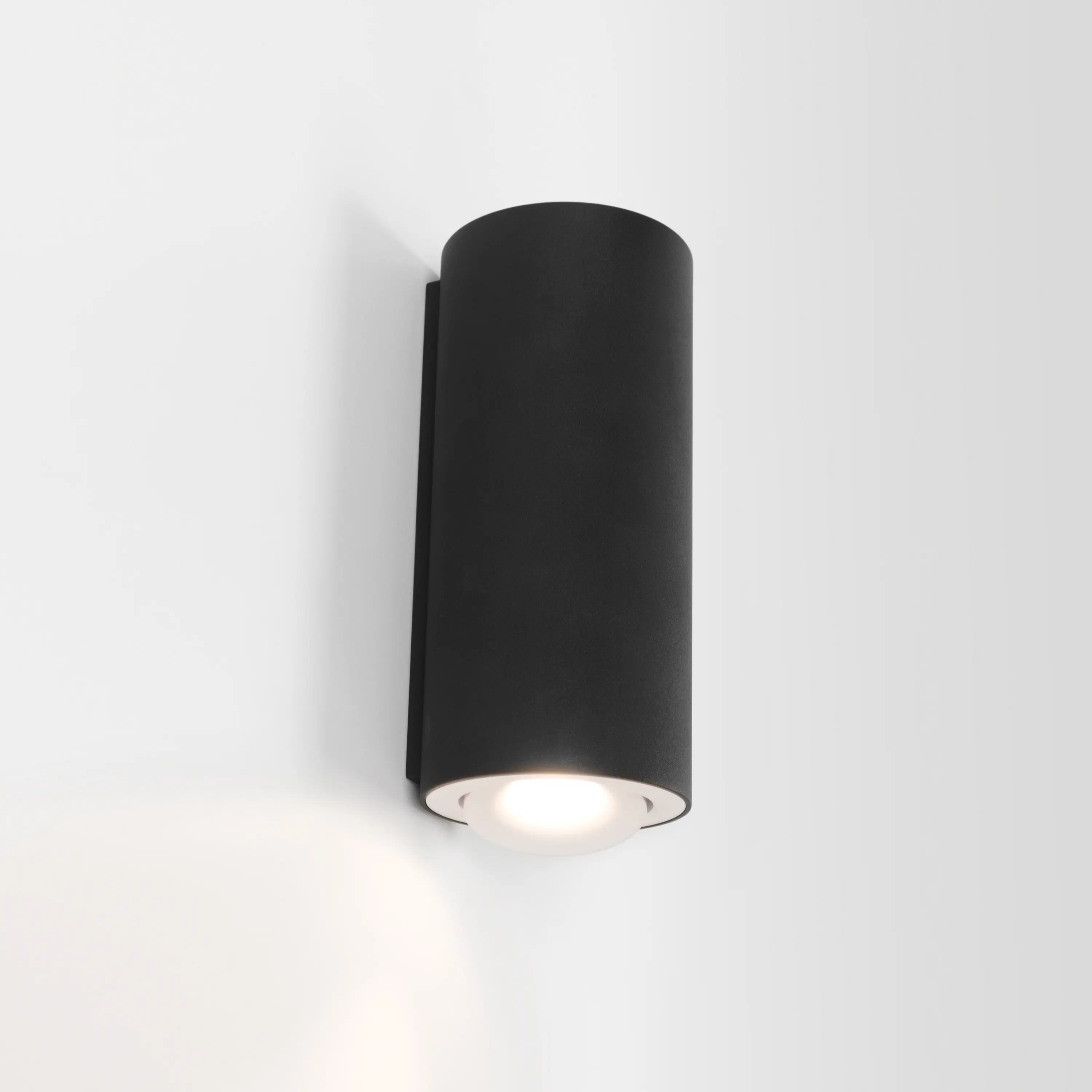 Modular Lighting Instruments - Smart surface tubed wall 82 X-large 1x LED dali GI