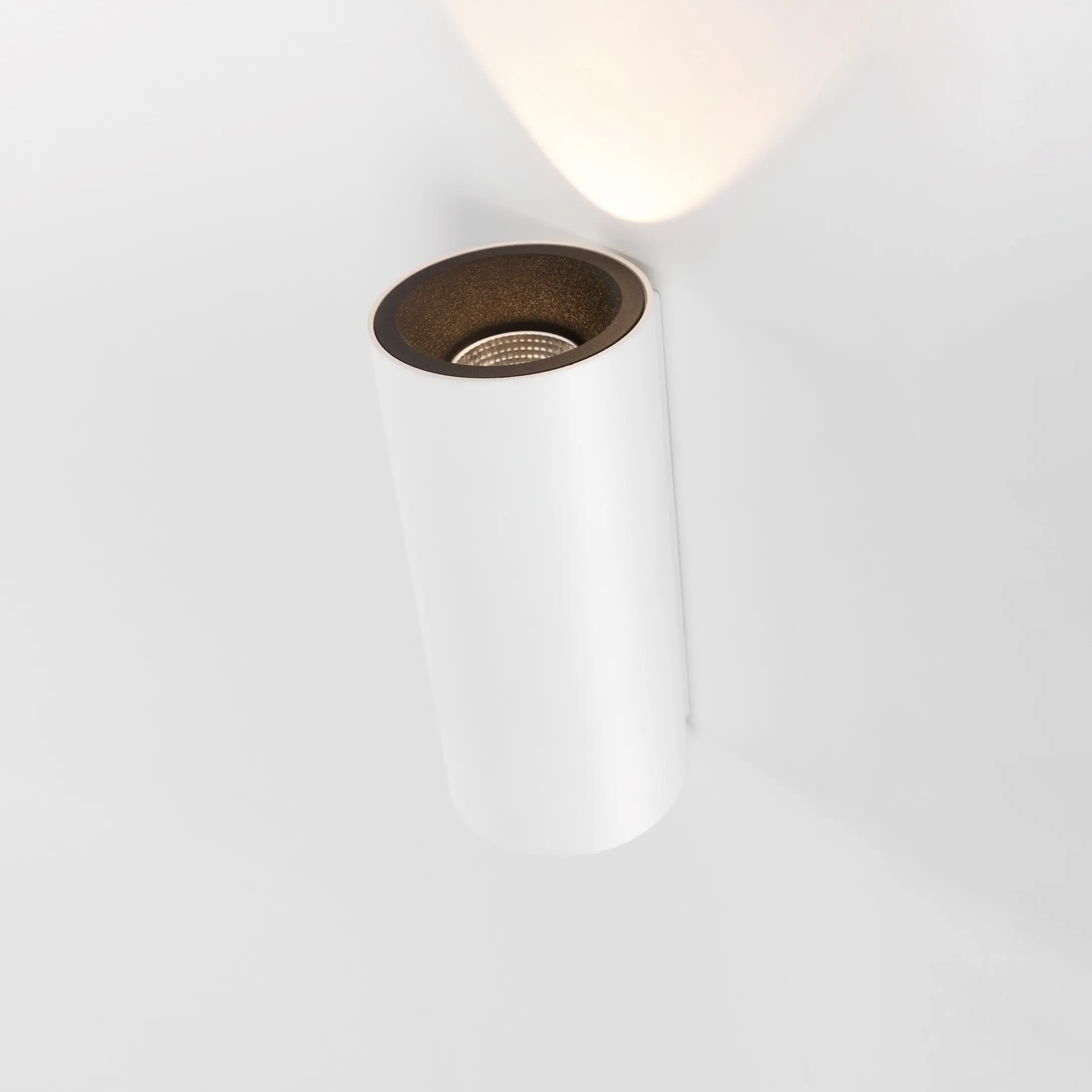 Modular Lighting Instruments - Smart surface tubed wall 82 X-large 1x LED Tre dim GI