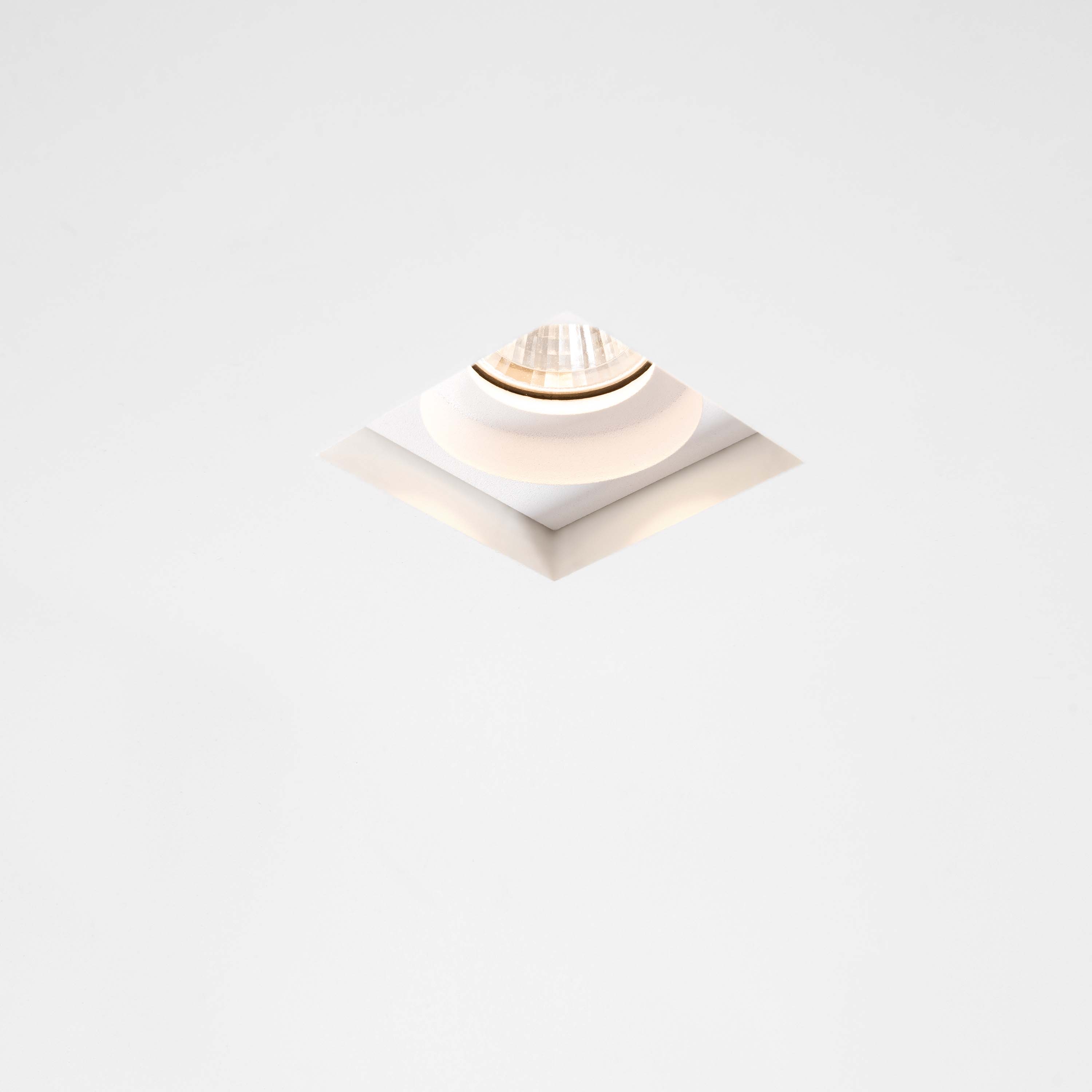 Display product Qbini Trimless from manufacturer Modular Lighting Instruments