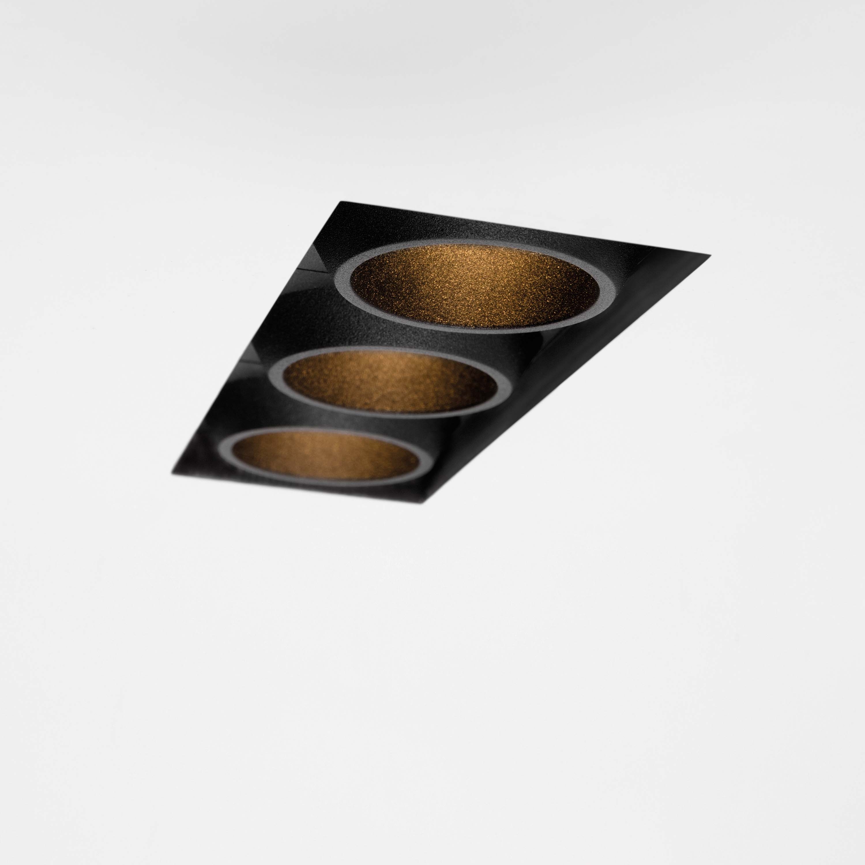 Display product Qbini Trimless from manufacturer Modular Lighting Instruments