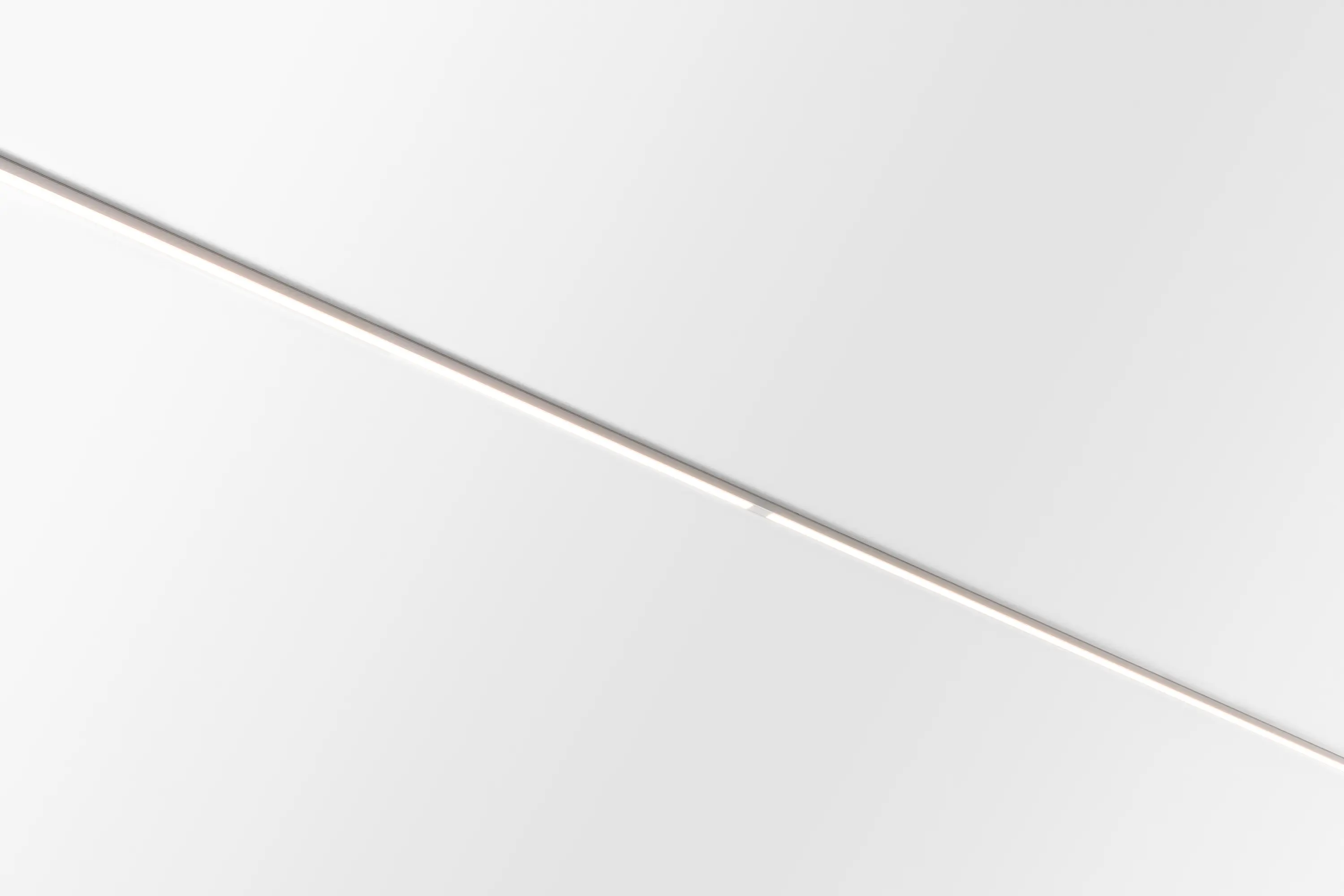 Modular Lighting Instruments - Pista Linear LED | Surface