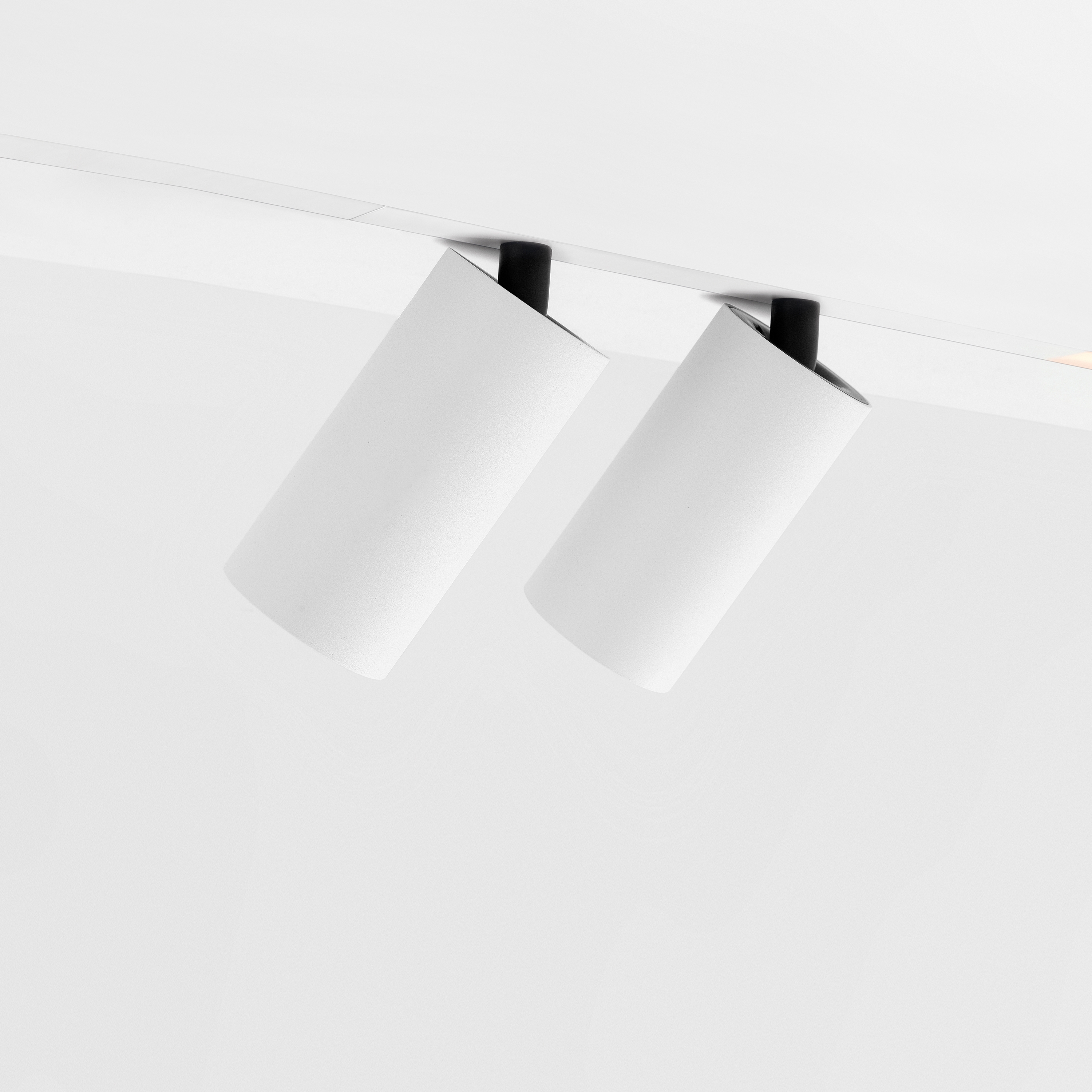 Minude Adjustable Track