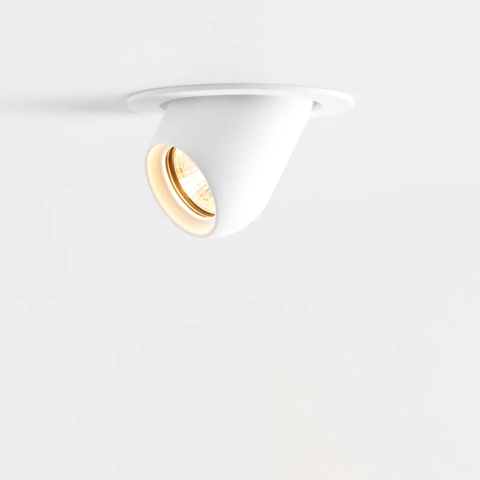Modular Lighting Instruments - Pupil 72 LED warm dim GE