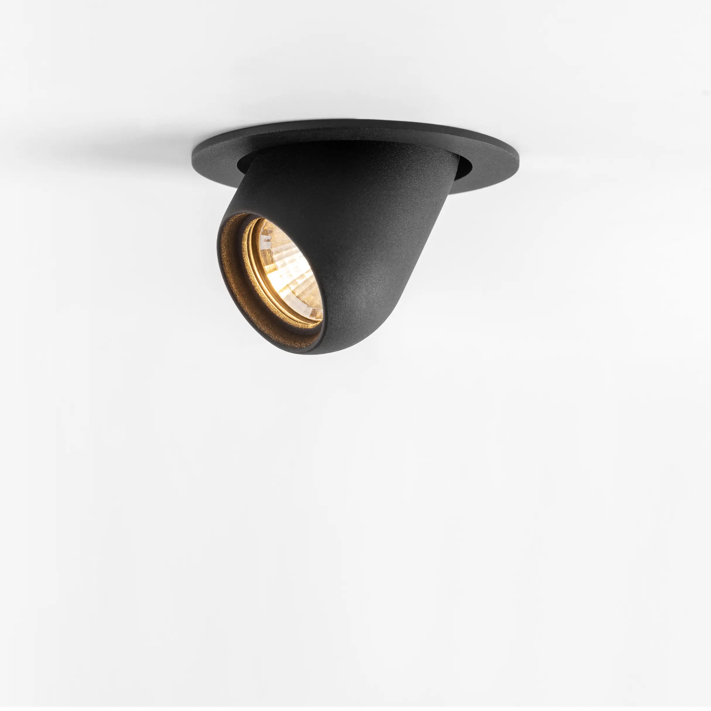 Modular Lighting Instruments - Pupil 72 LED warm dim GE