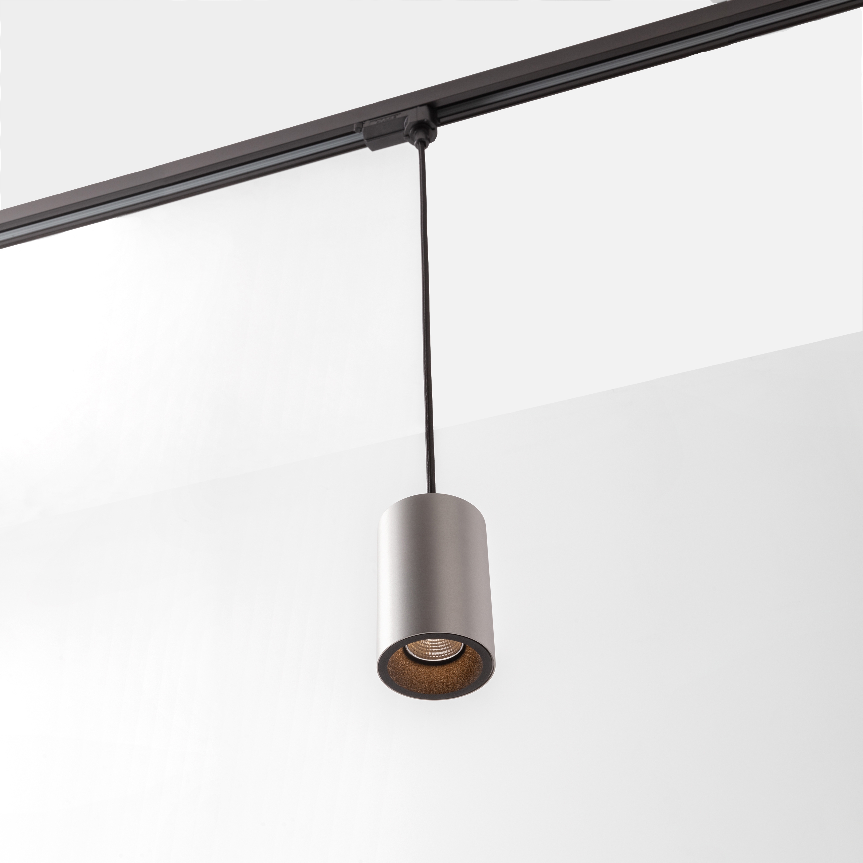Smart surface tubed suspension track 82 L LED GI