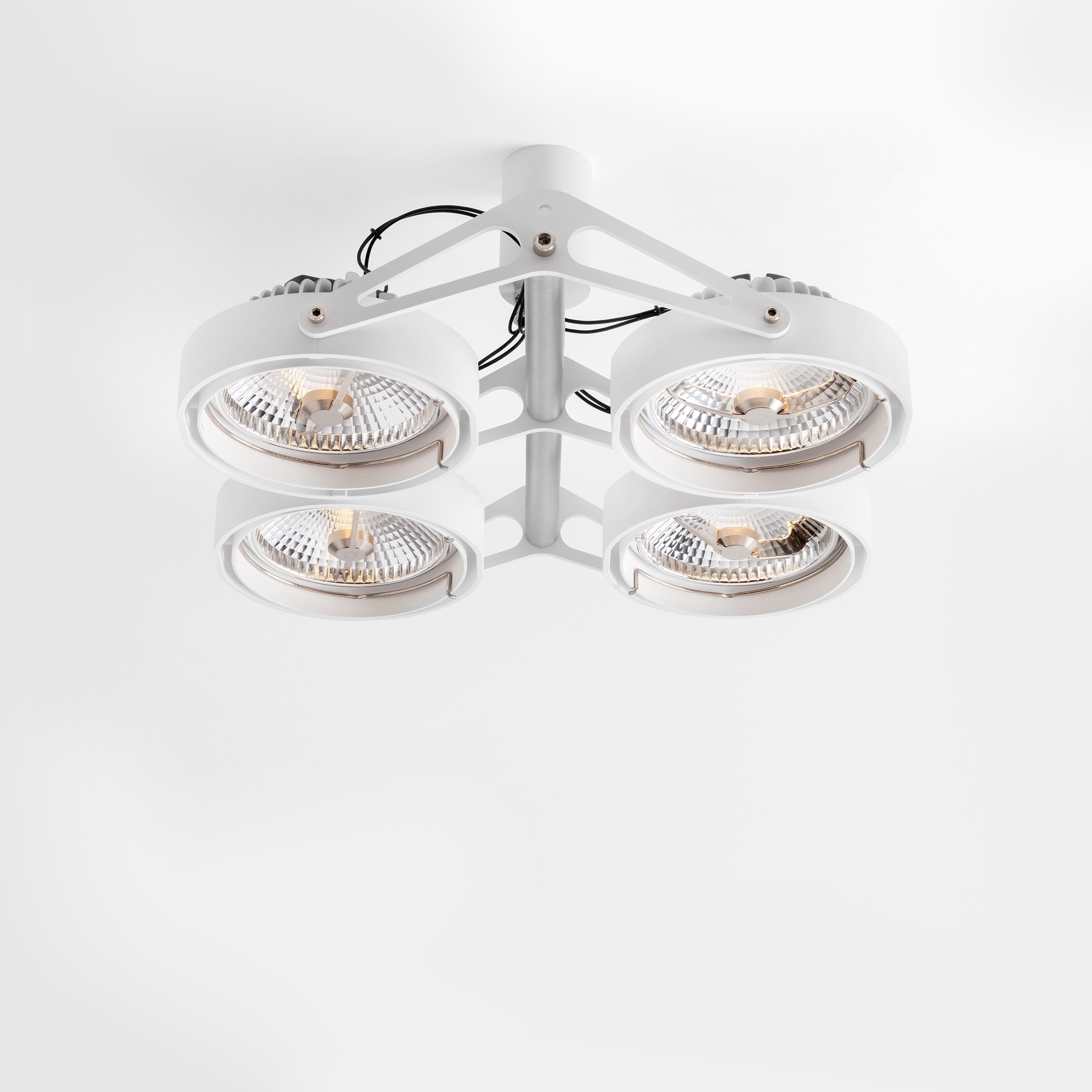 Display product Nomad 4xLED AR111 GE from manufacturer Modular Lighting Instruments