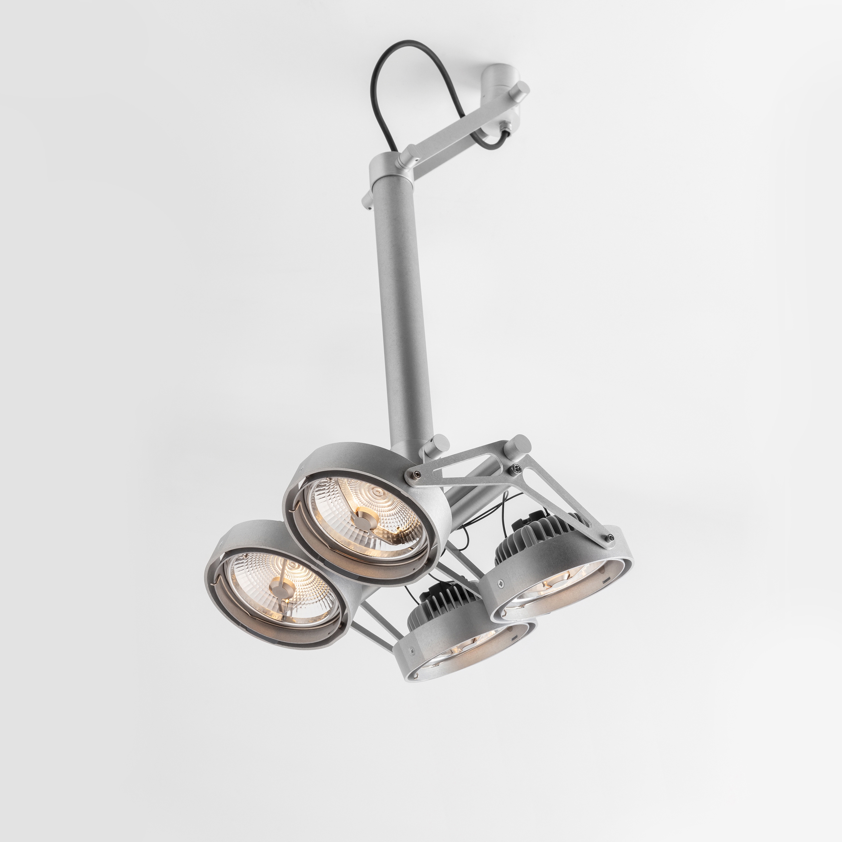 Display product Nomad 4xLED AR111 GI from manufacturer Modular Lighting Instruments