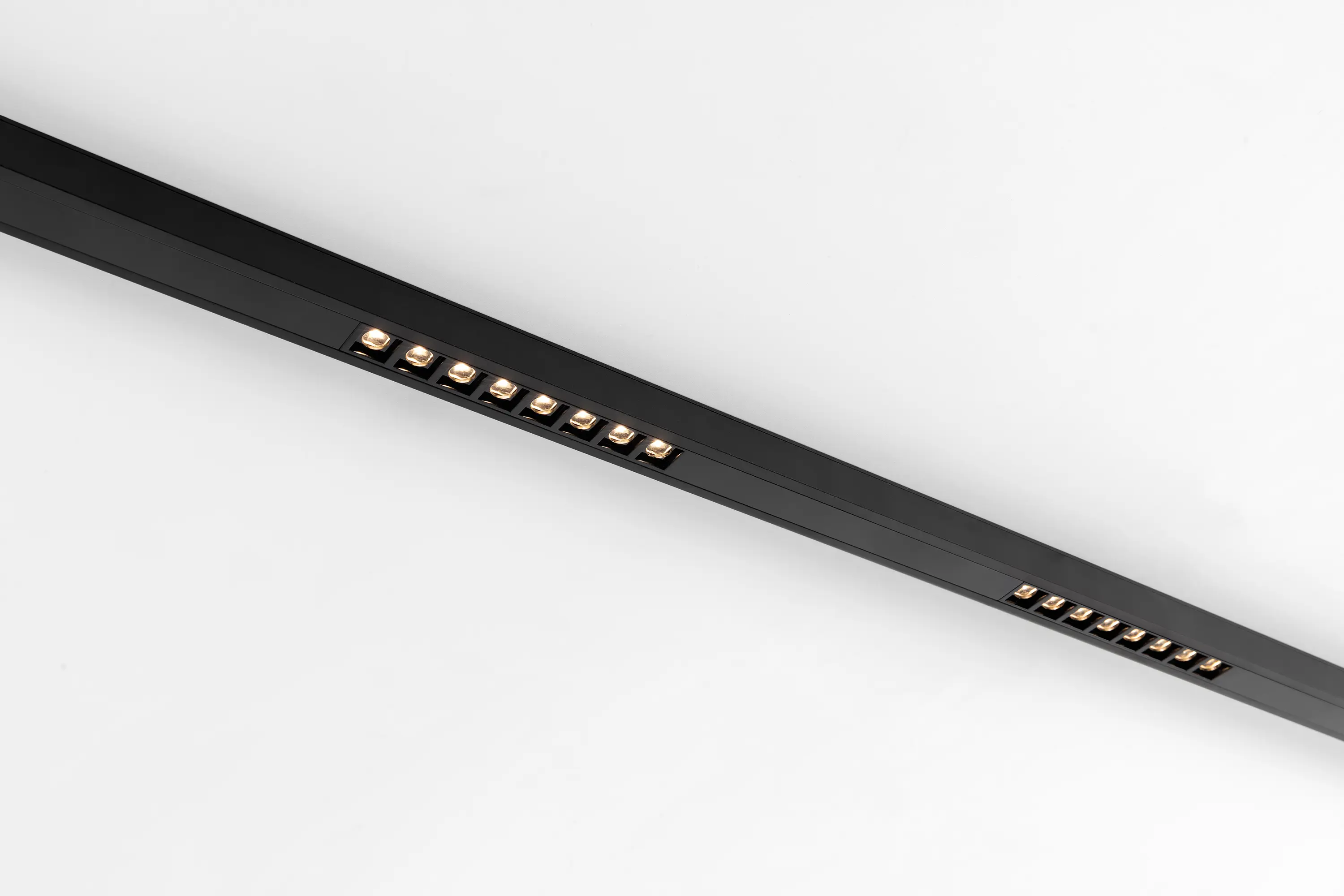 Modular Lighting Instruments - Pista track 48V LED linear spots (8x) GI